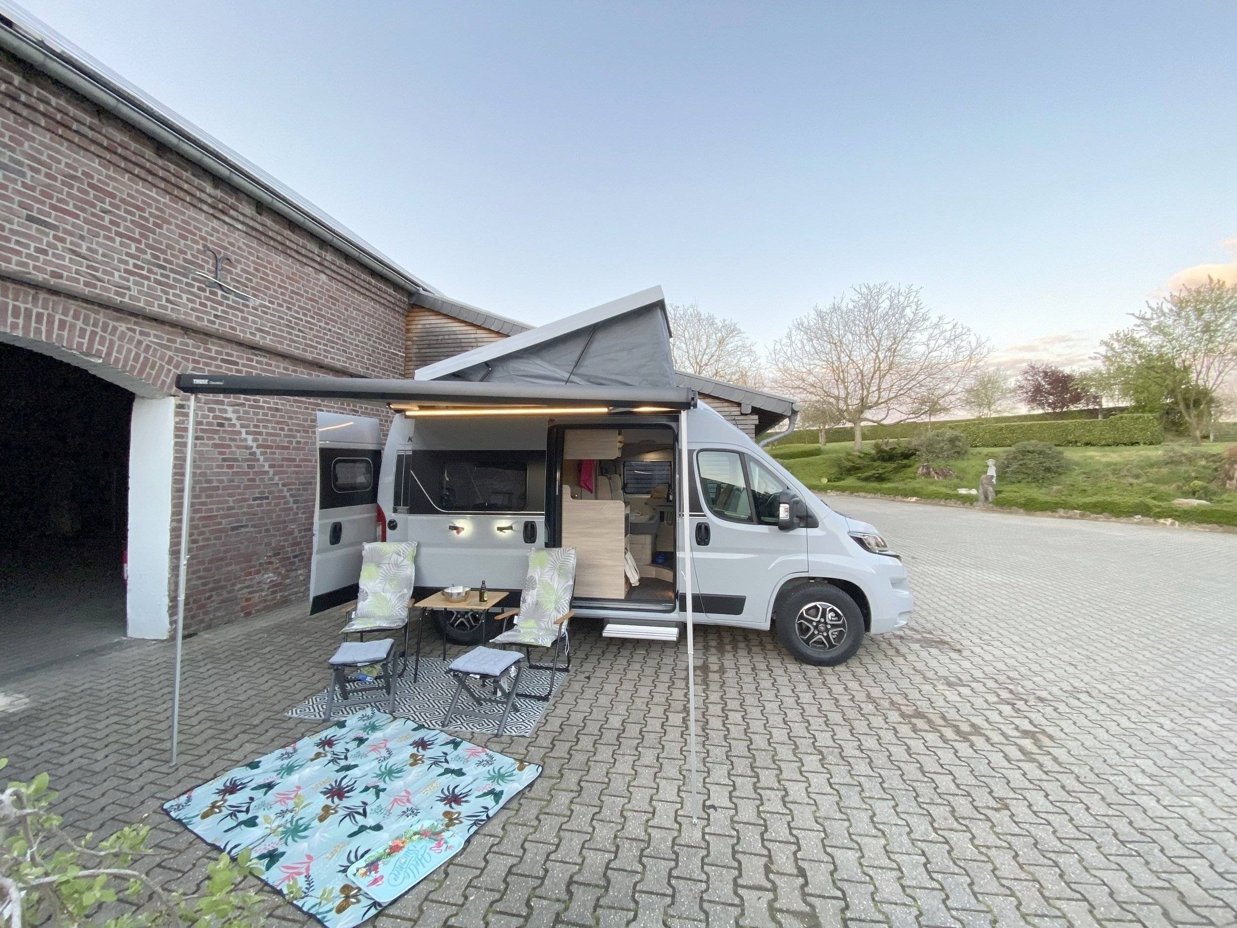 Vue avant de 3/4 Fiat FIAT DUCATO - Yescapa