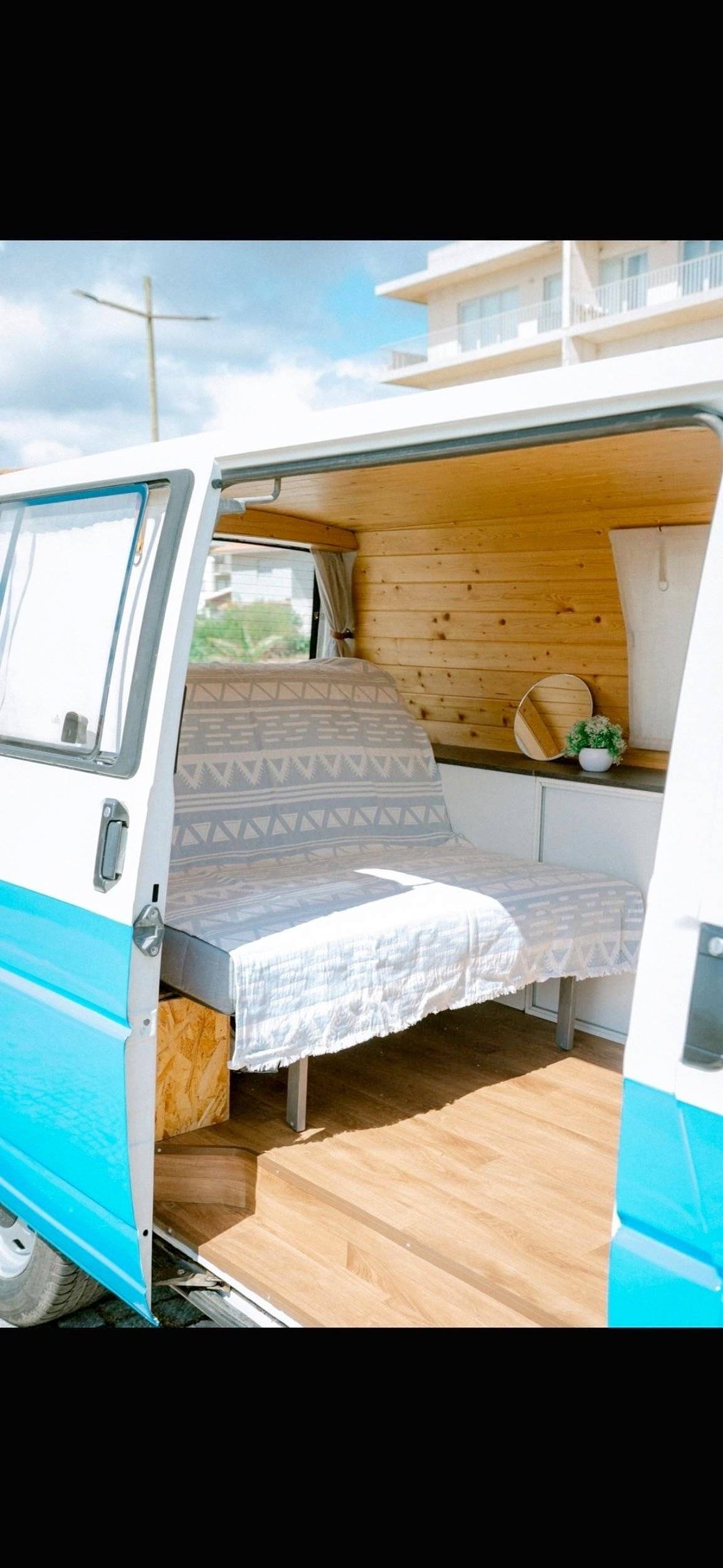 Dining Area Volkswagen Volkswagen T4 Transporter - Yescapa