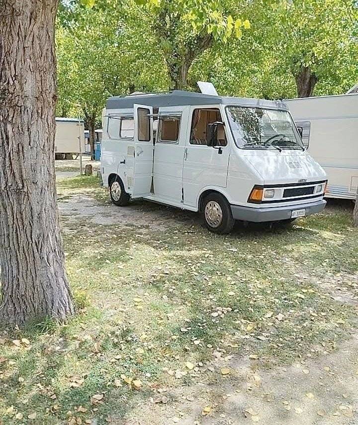 Front view from 3/4 Fiat - Yescapa