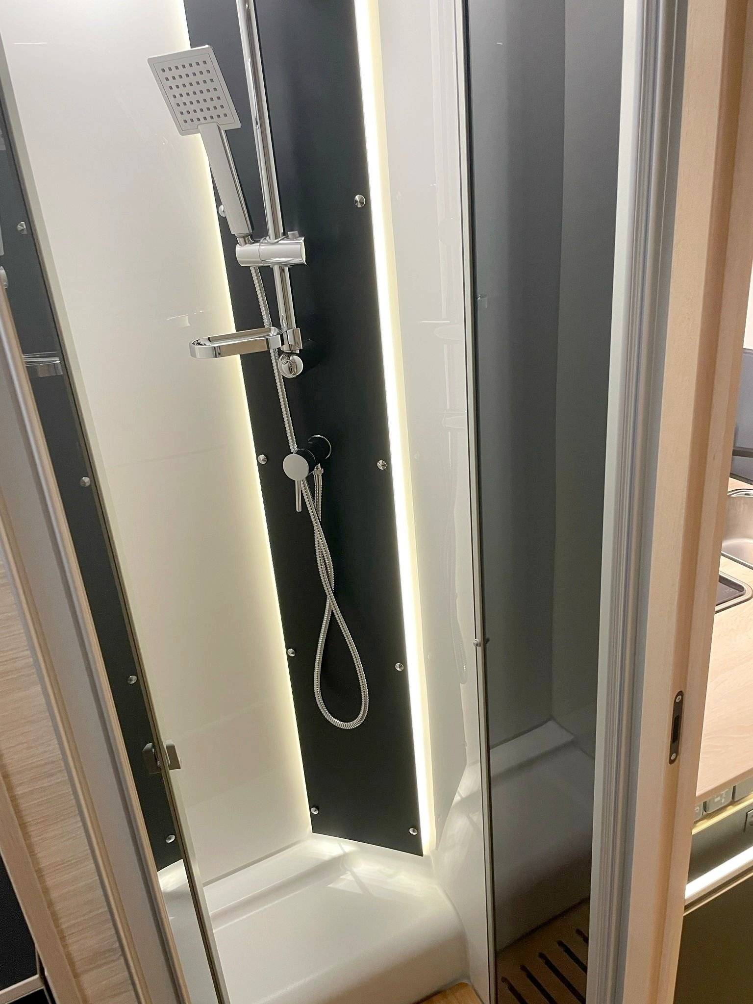 Challenger Challenger 384