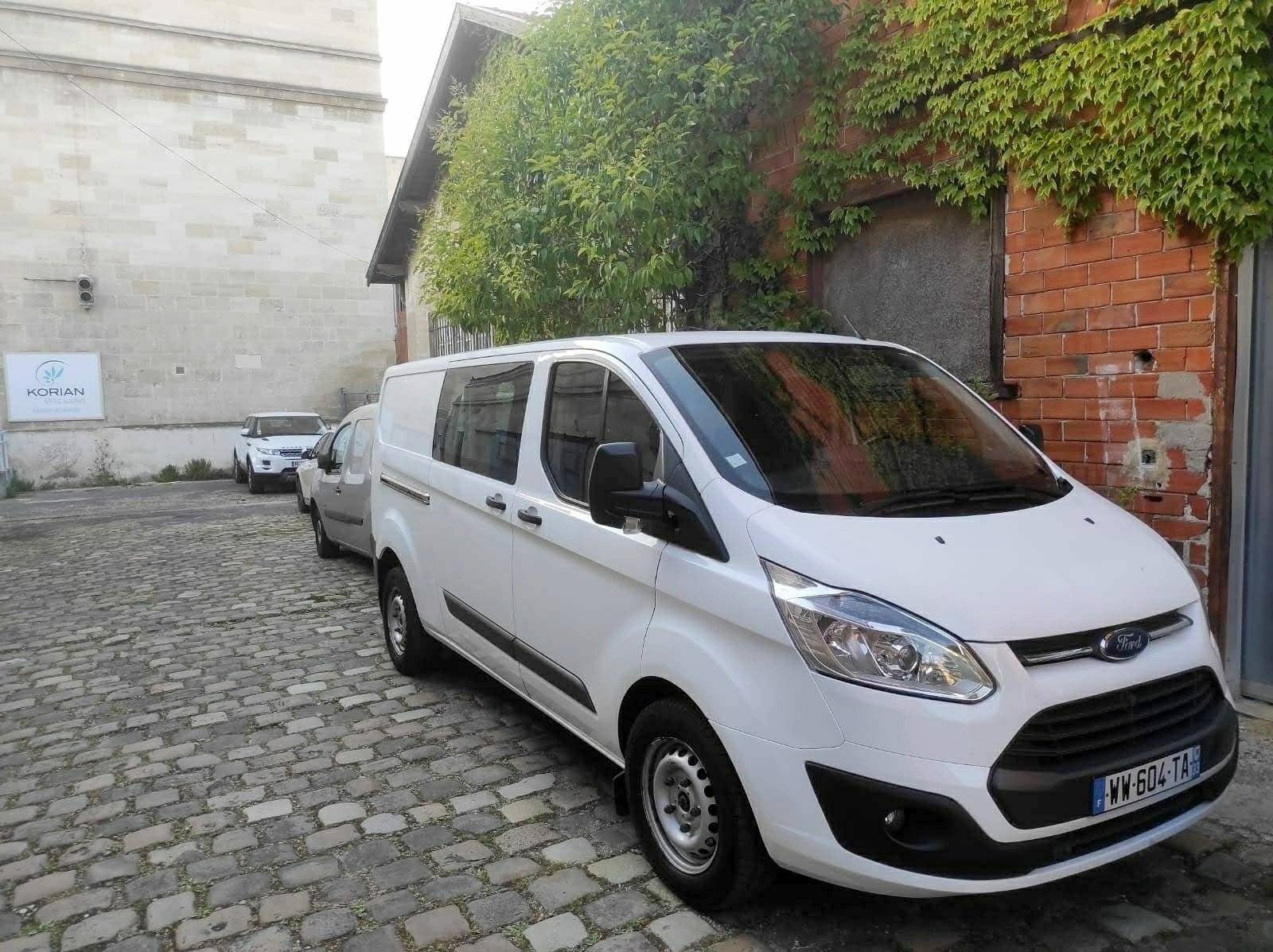 Vista frontale a ¾  - Yescapa