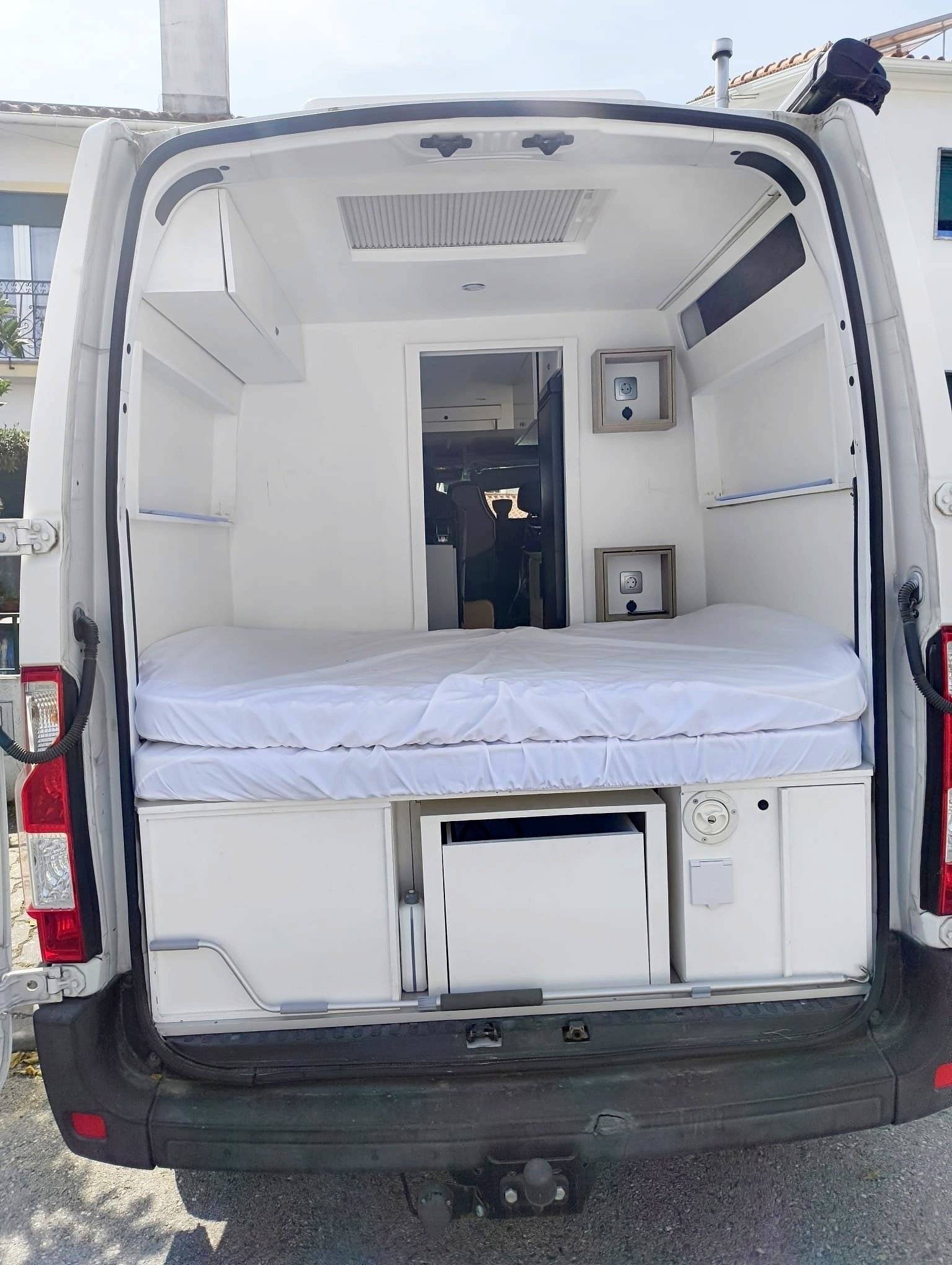 Berth Renault Renault master 2,3l - Yescapa
