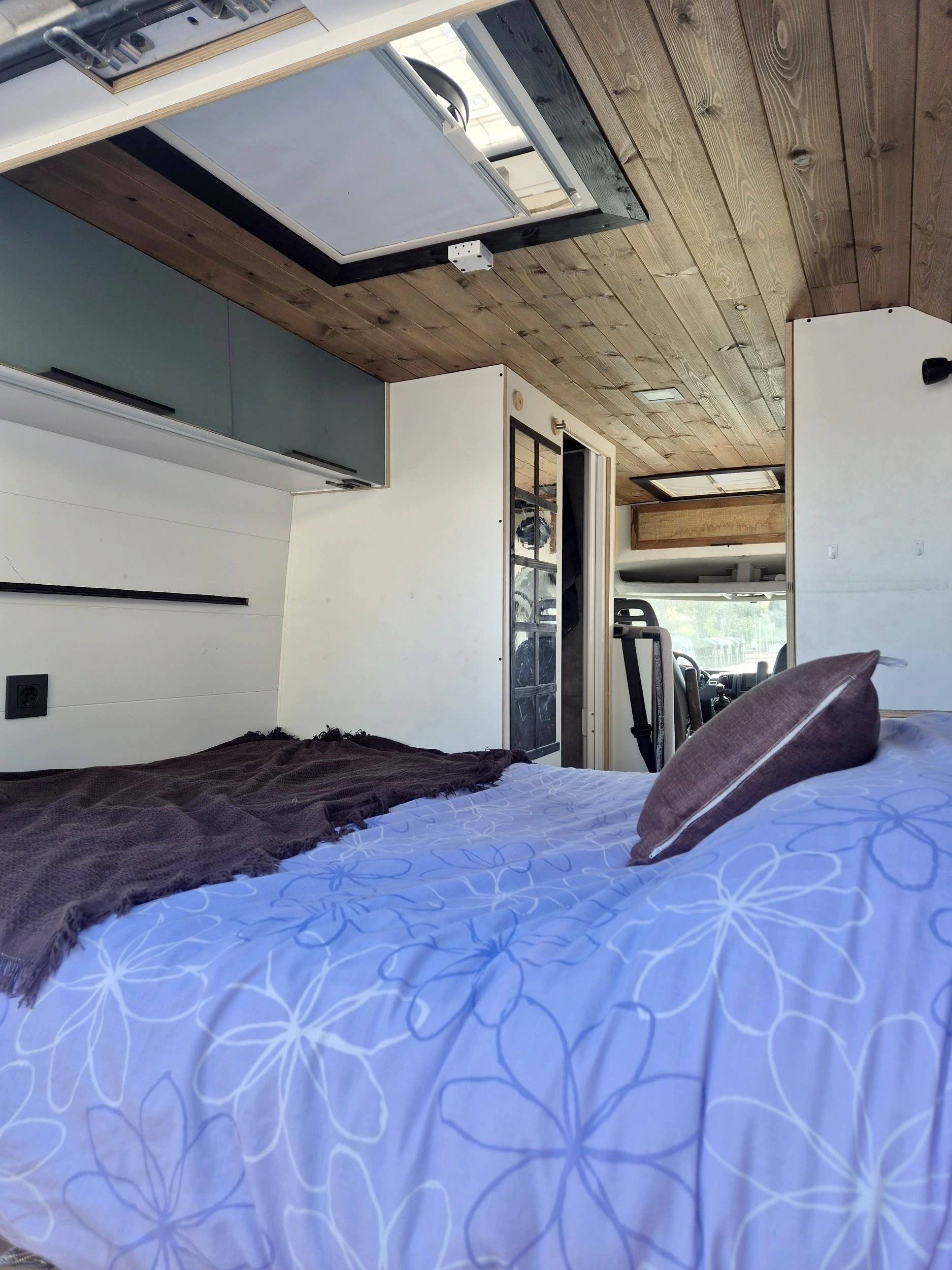 Berth Citroën Jumper 2,2 l 110 ch - Yescapa