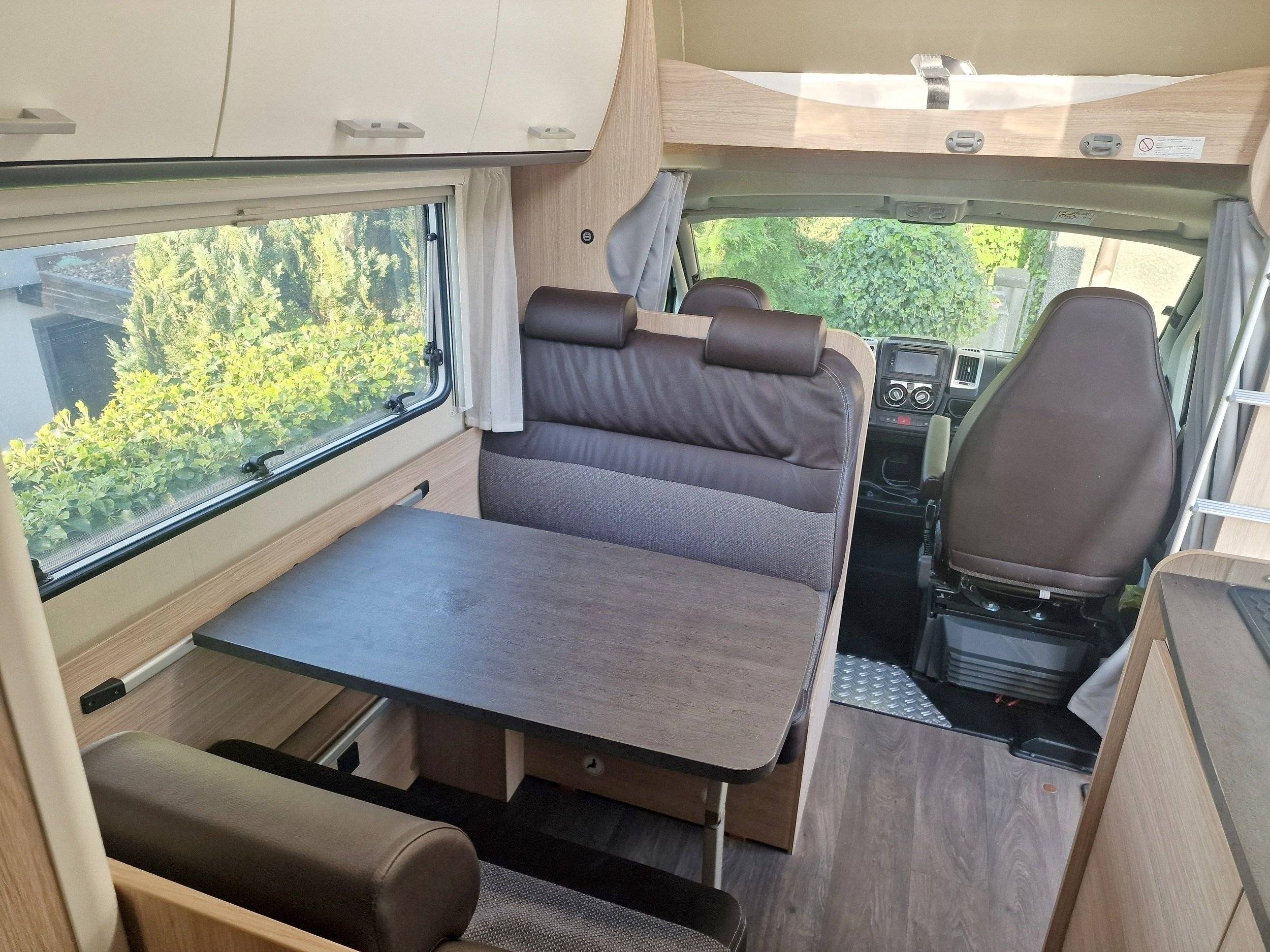 Coin repas Fiat Ducato 2,3 l 150 ch - Yescapa