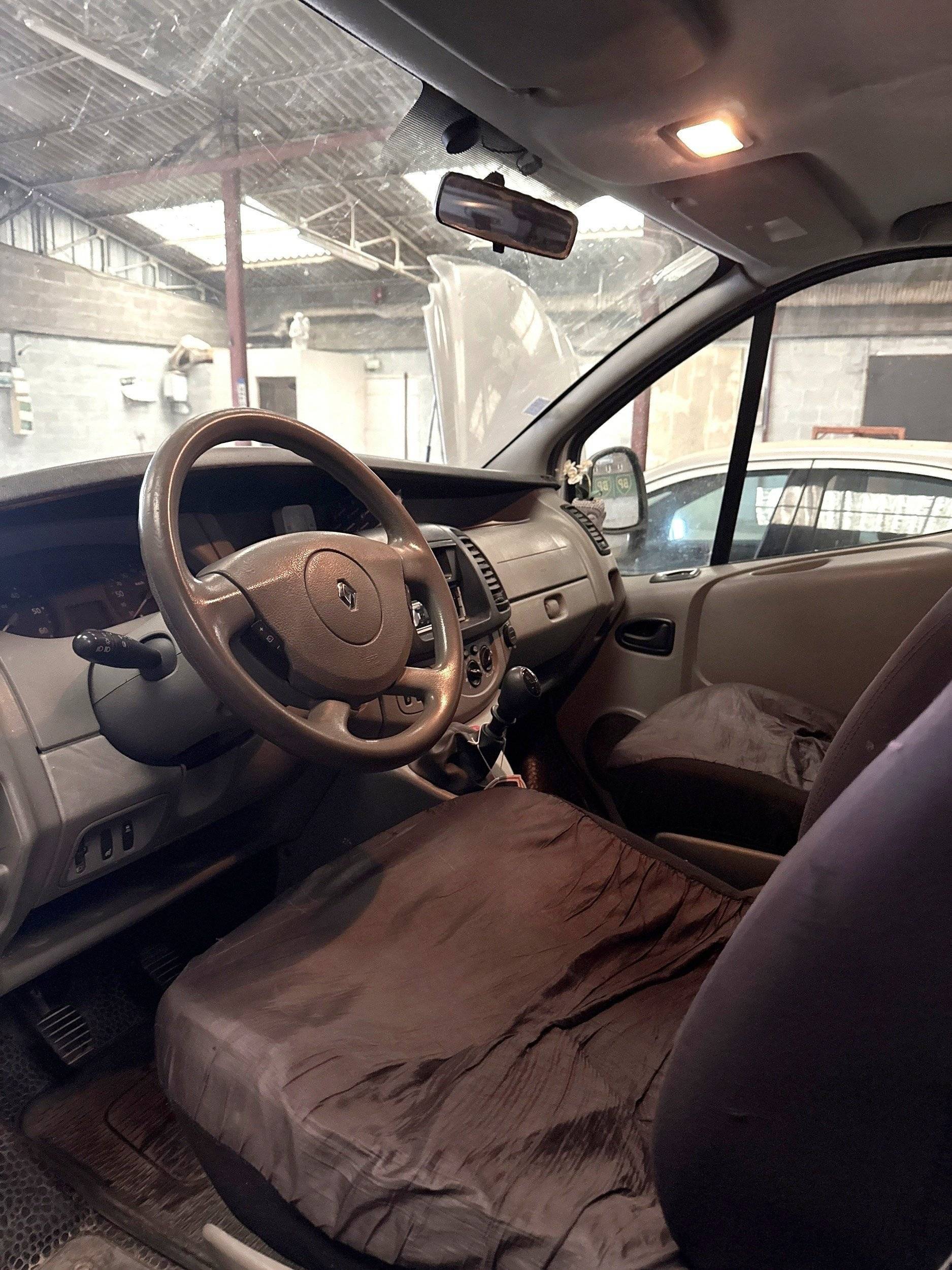 Bravia Renault Trafic