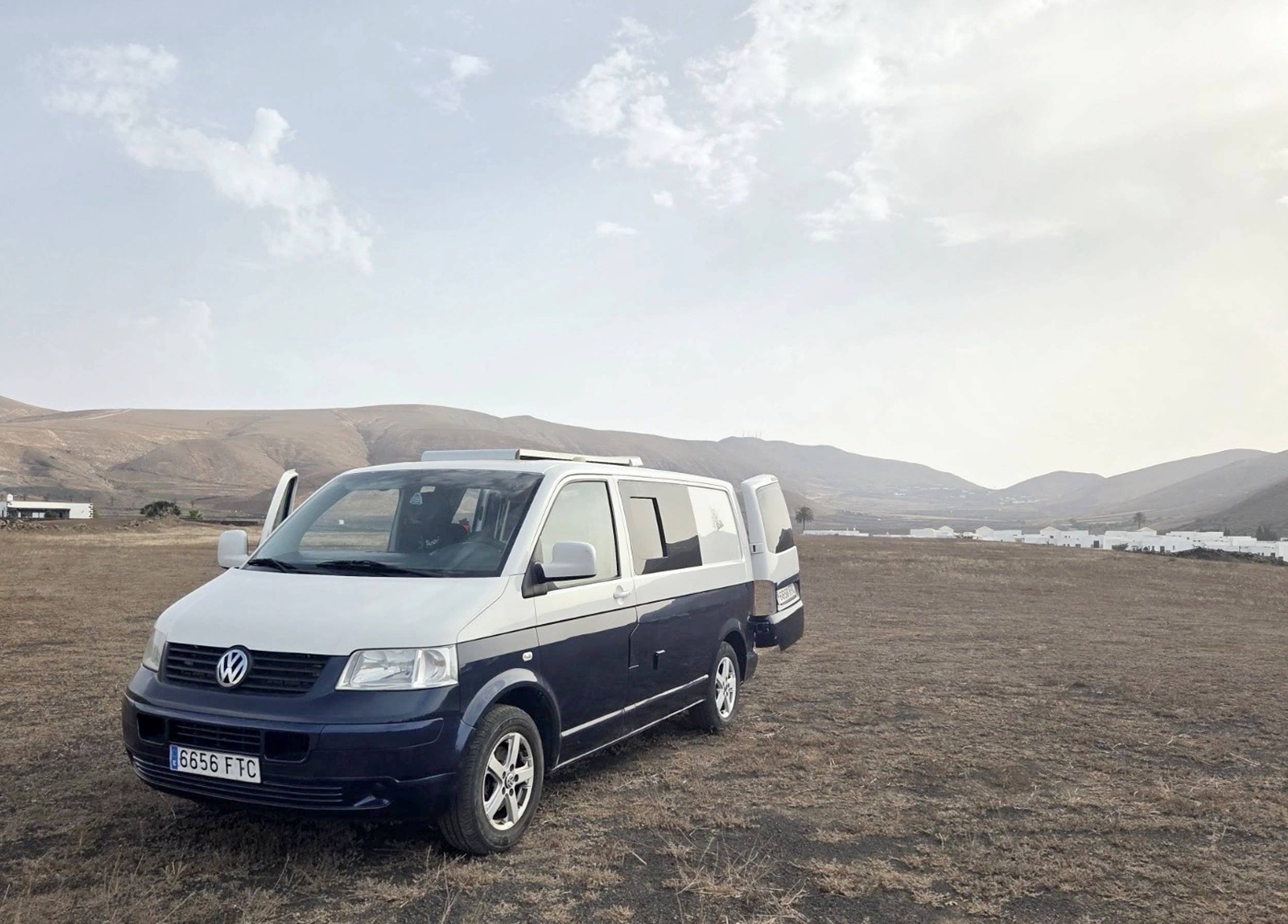 Voorkant 3/4 Volkswagen T5 1,9 l 102 ch - Yescapa