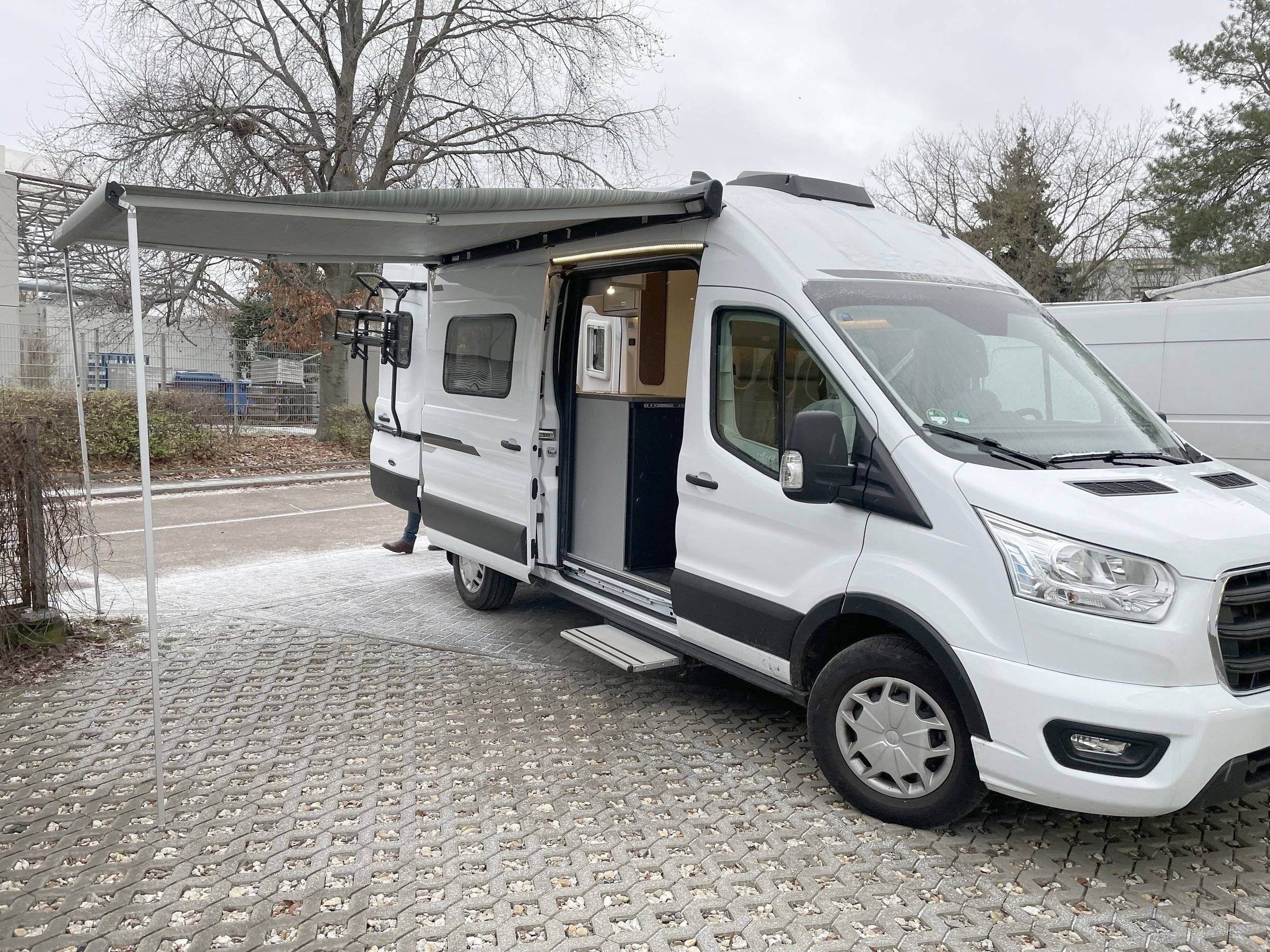 Front view from 3/4 Ford ford transit - Yescapa