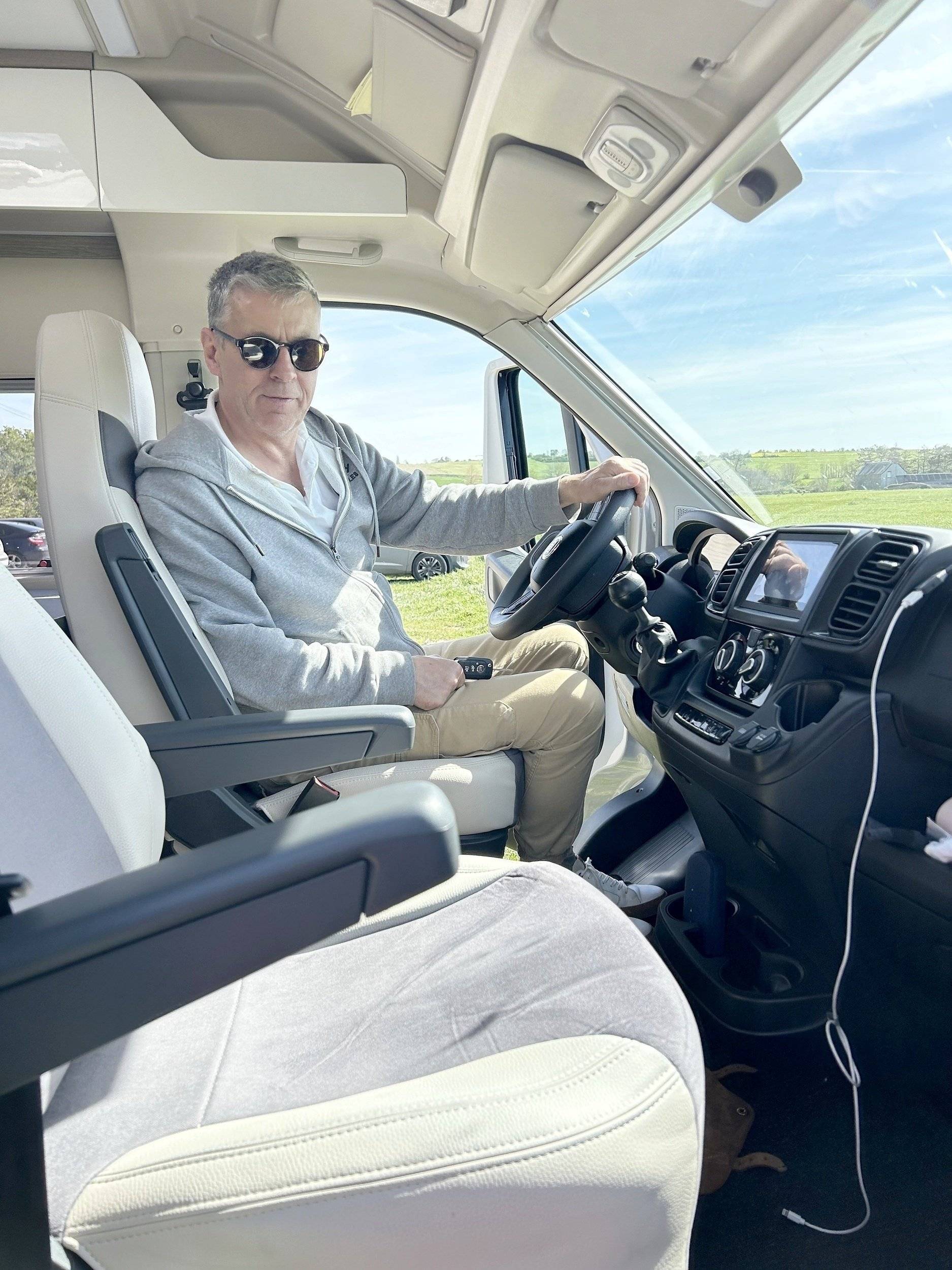 Challenger challenger V210 Edition VIP