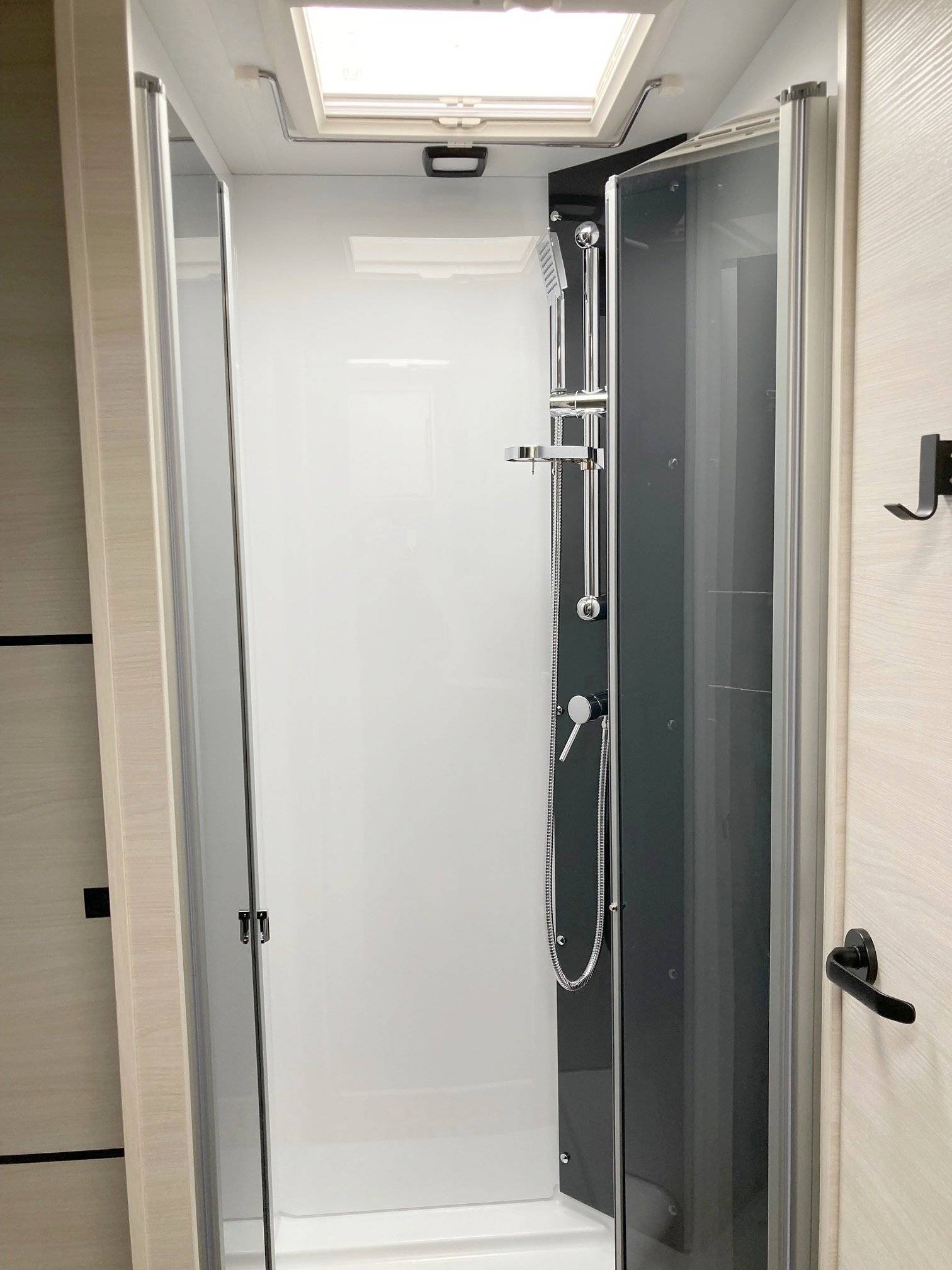 Challenger Challenger 380