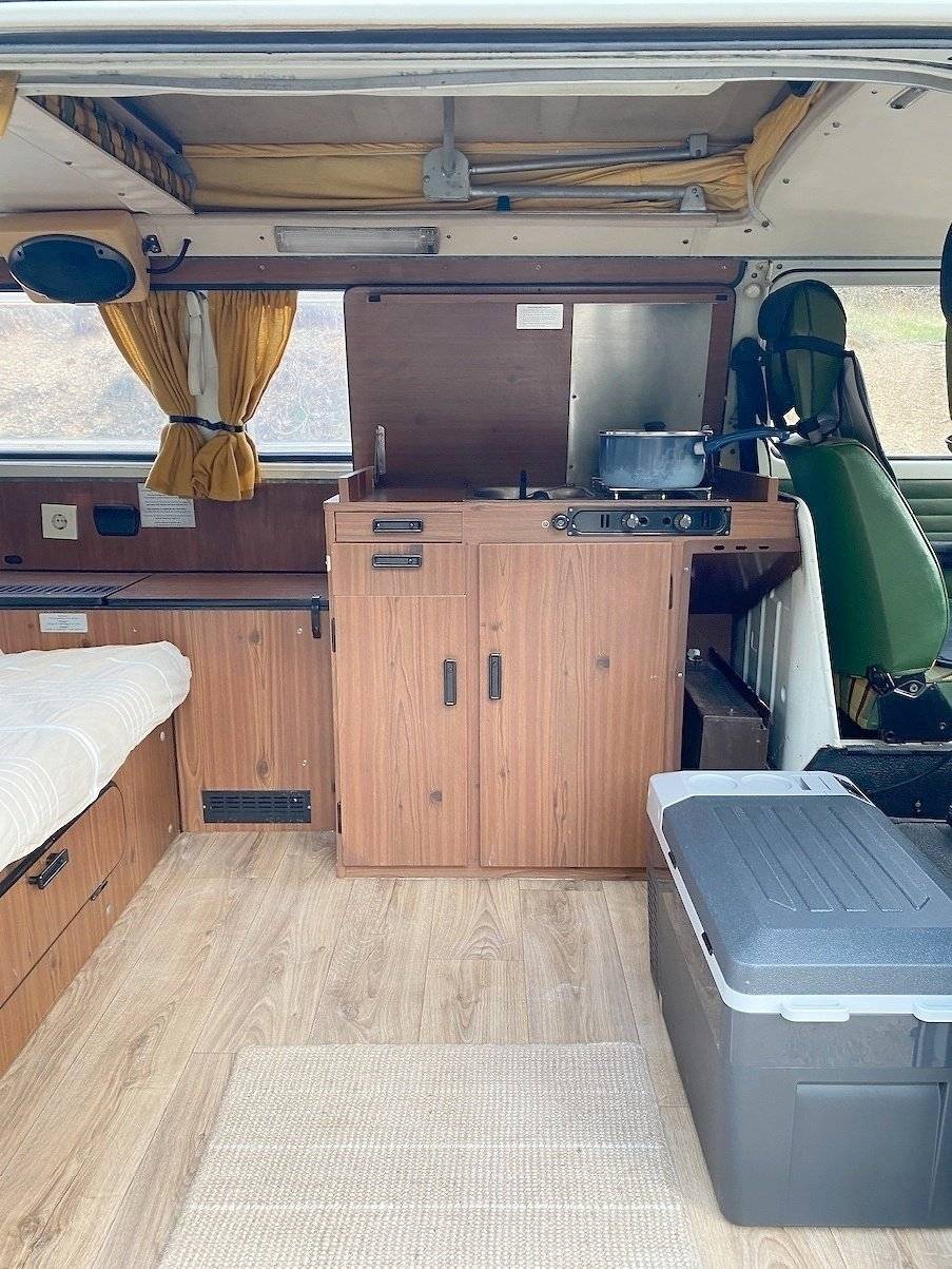 Angolo cucina Volkswagen volkswagen T2 B - Yescapa