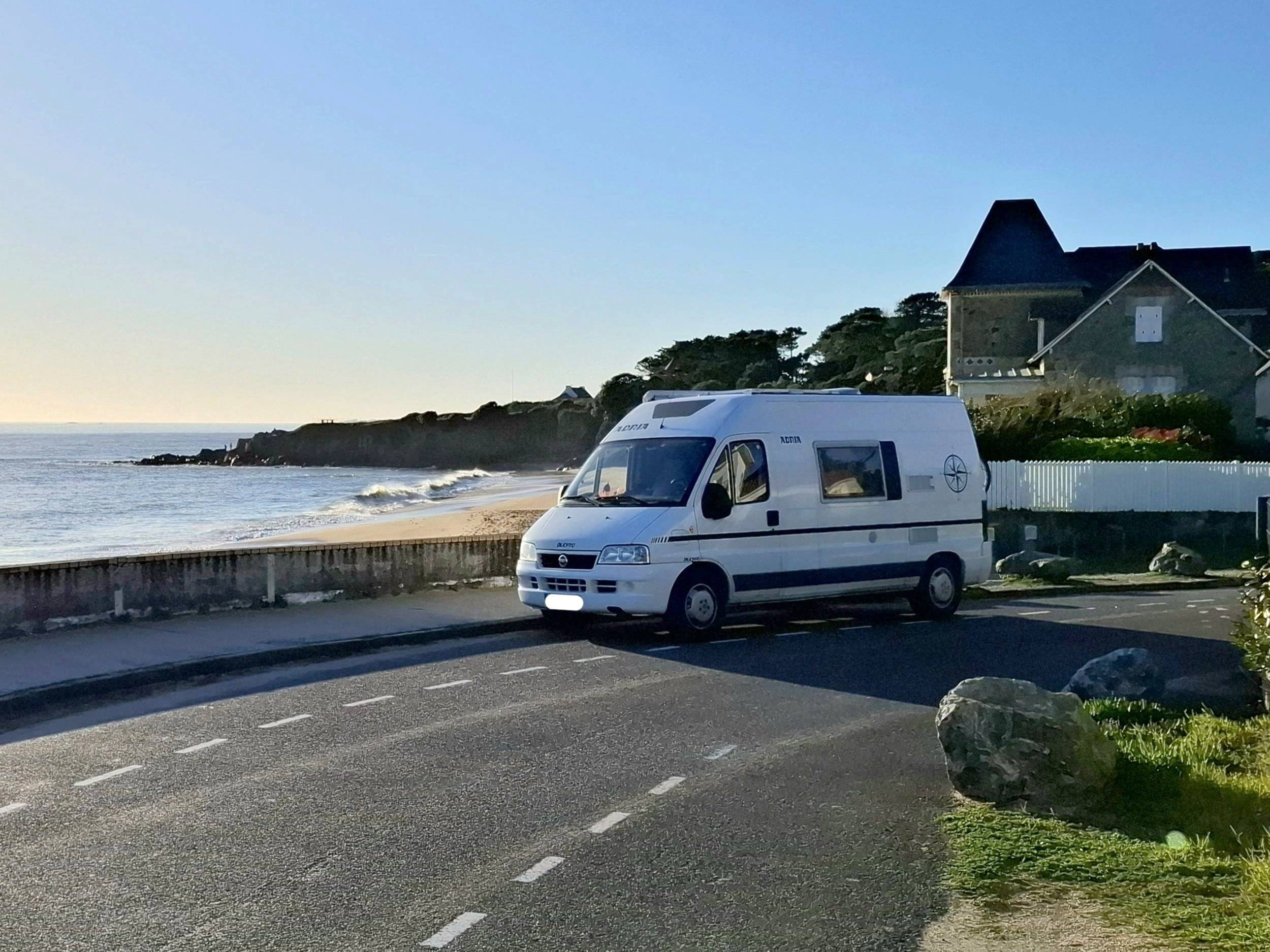 Front view from 3/4 Fiat Ducato 2.8 JTD 127 ch - Yescapa