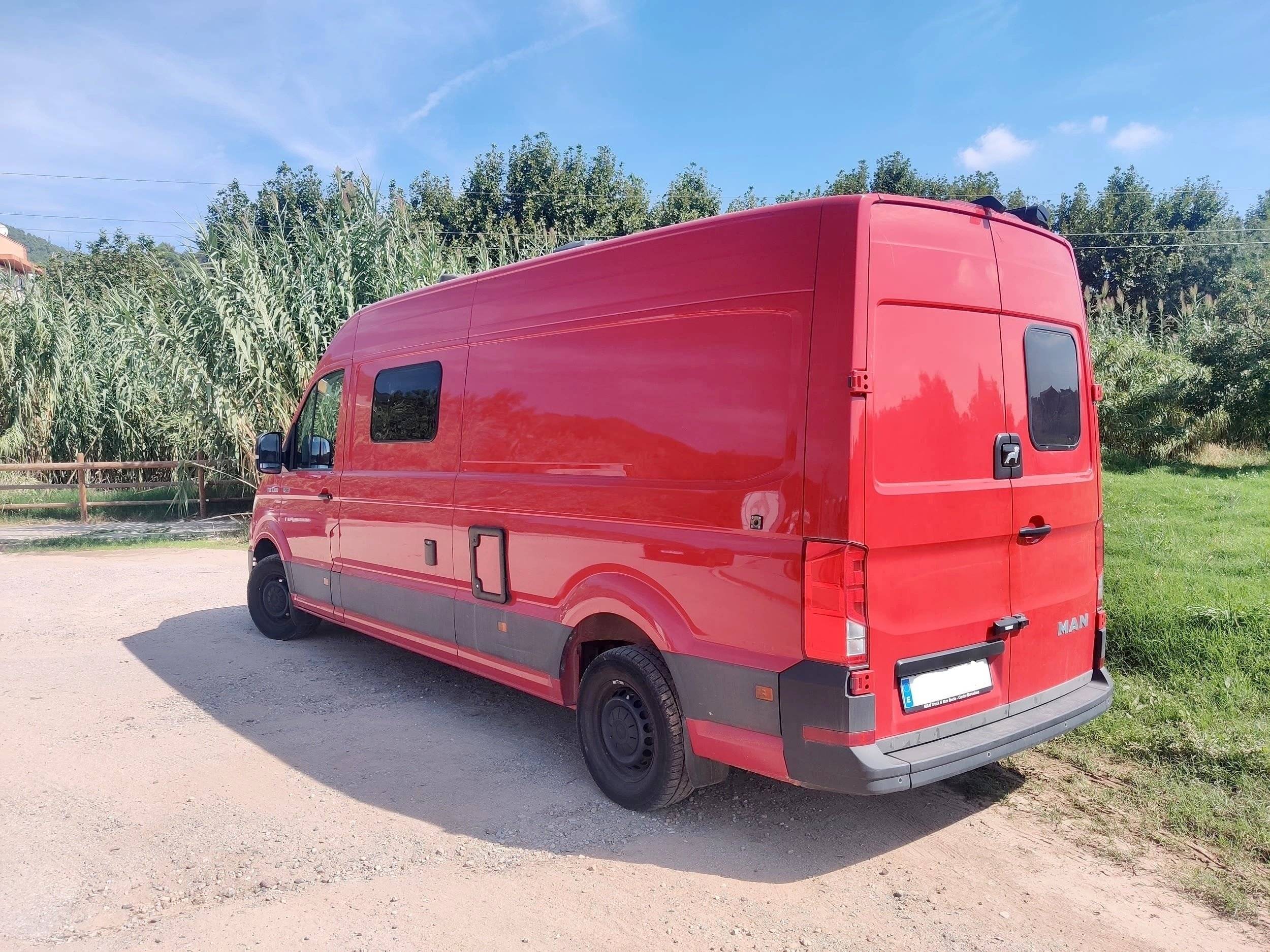 CAMPER ATTITUDE MAN TGE