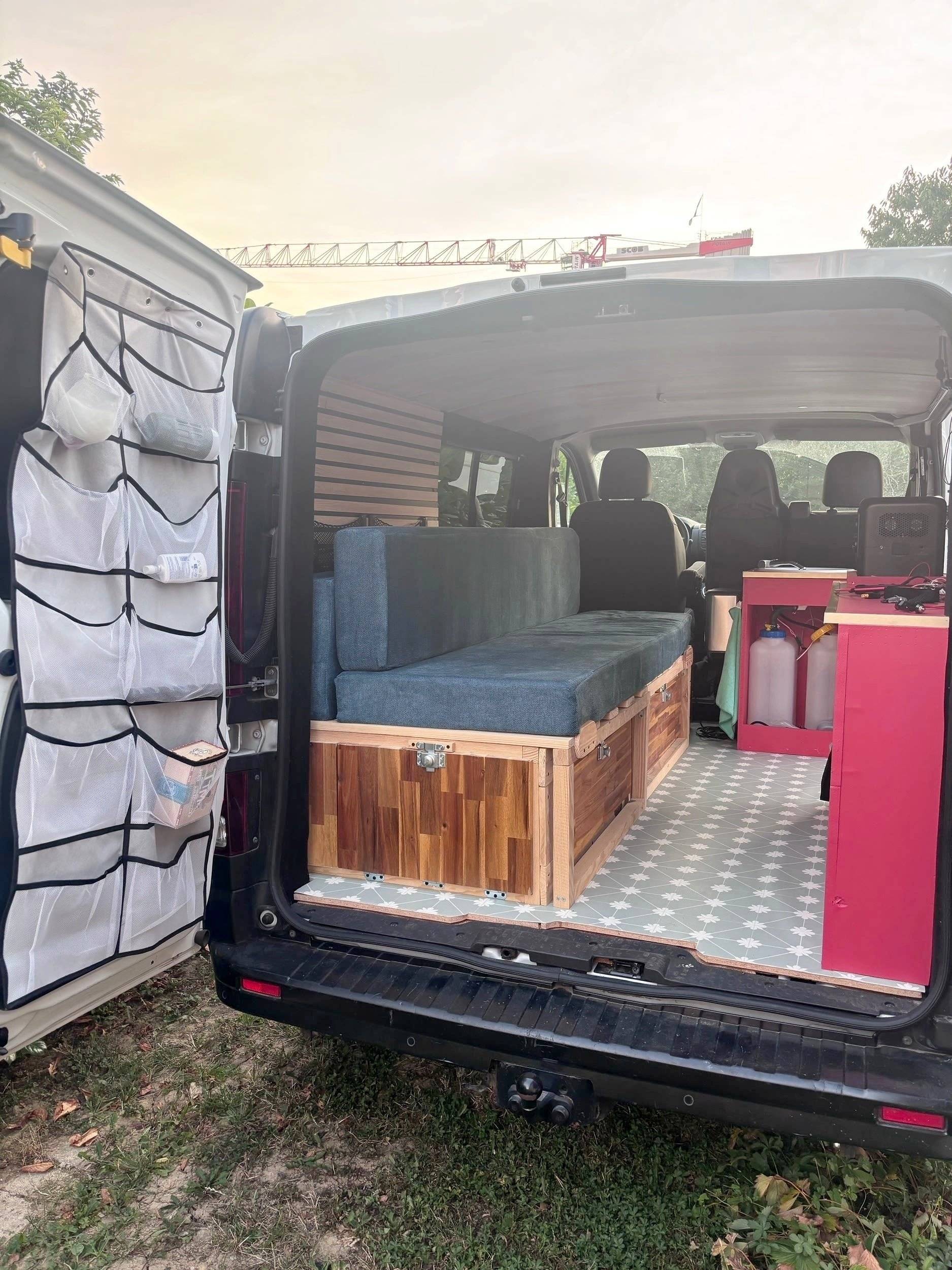 Plazas en cama Renault Trafic 1,6 l 145 ch - Yescapa