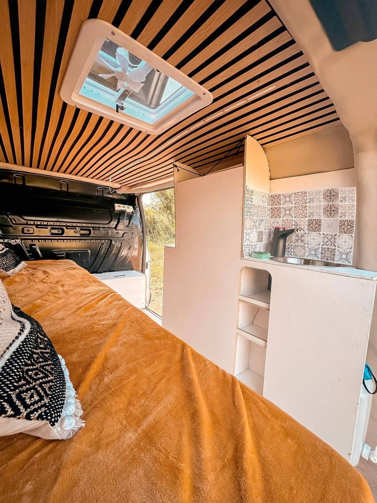 Front view from 3/4 Ford ford transit - Yescapa