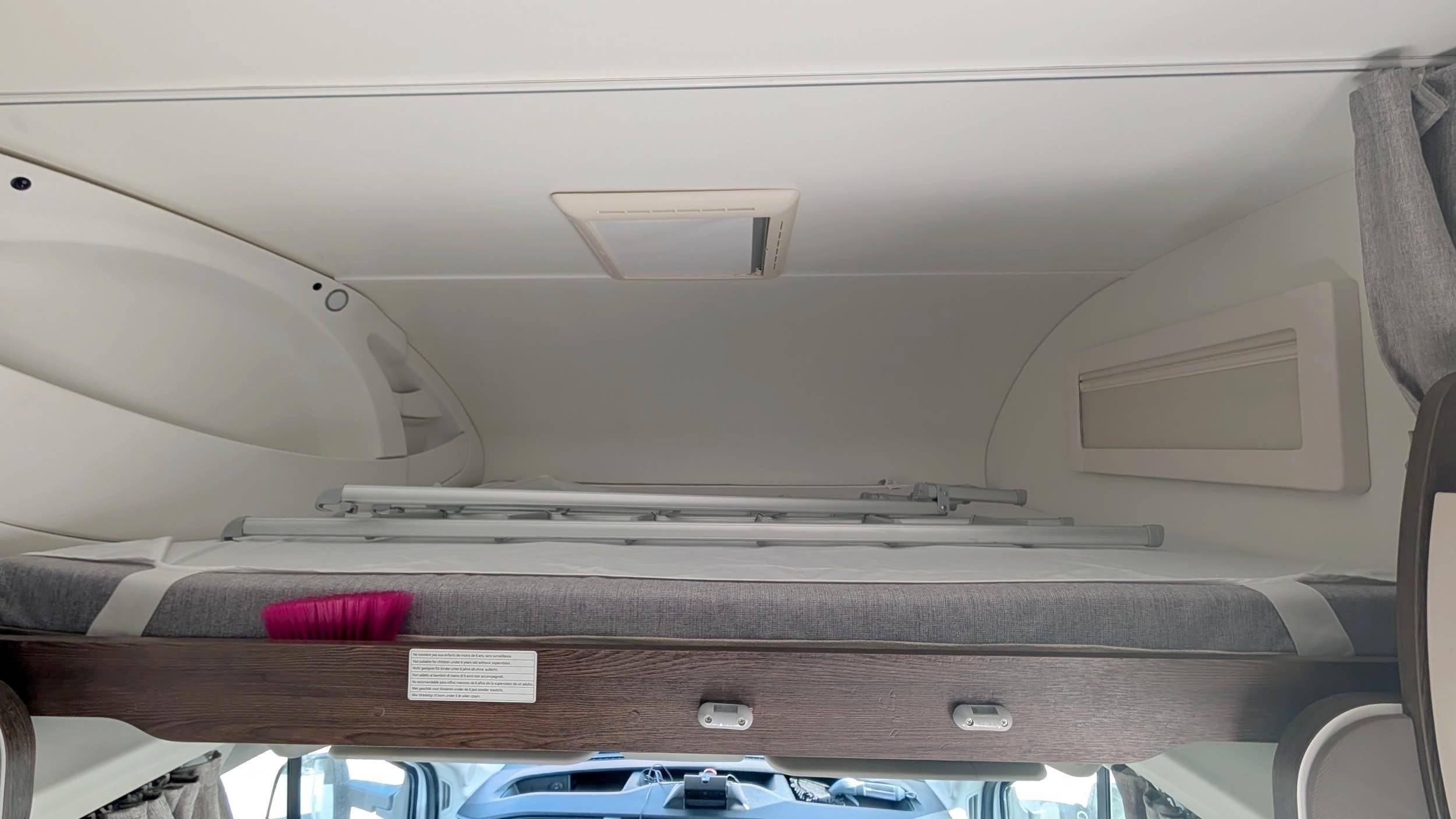 Berth Ford Transit 2.0 TdCi - Yescapa