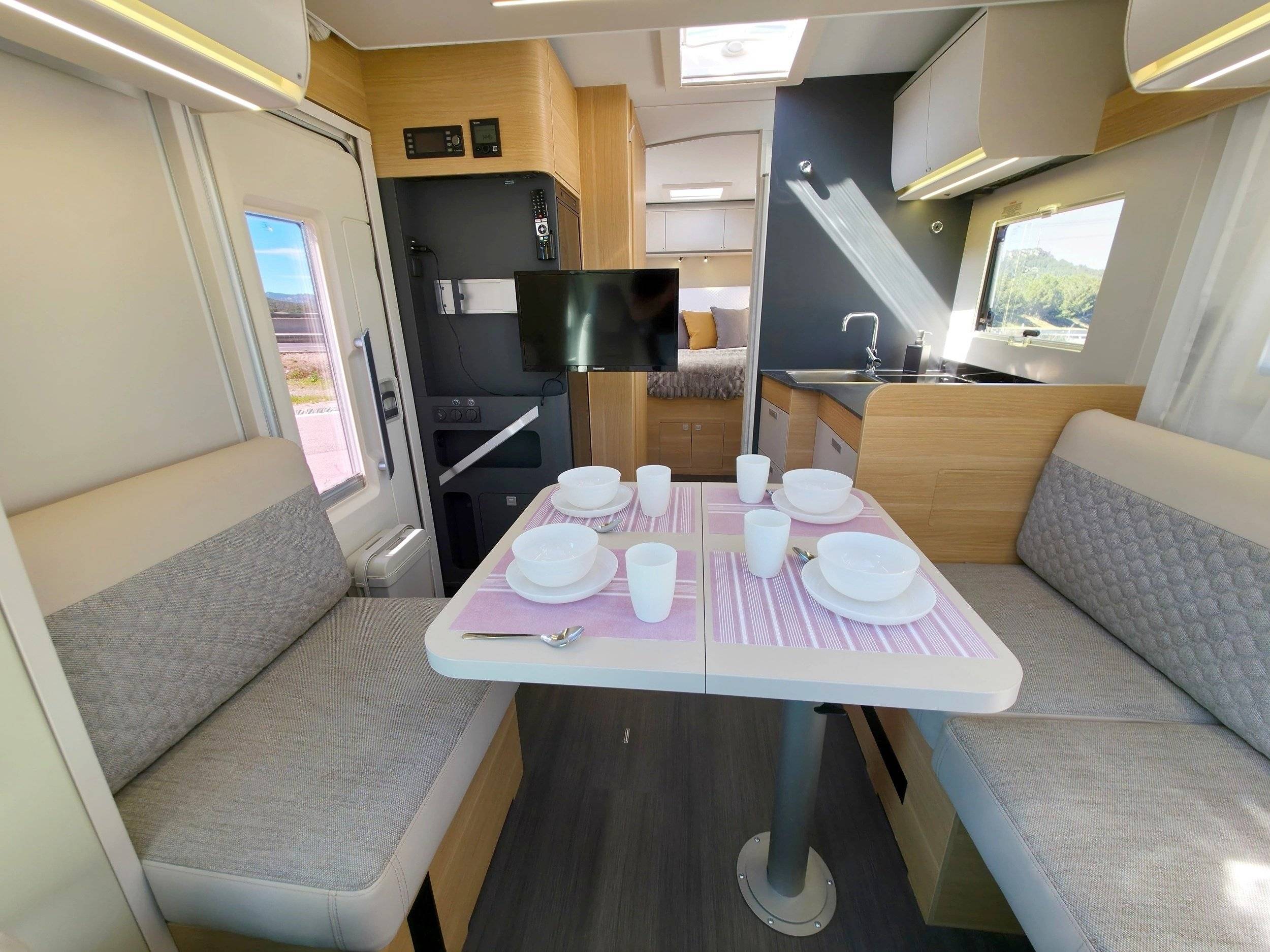 Adria Adria Matrix Axess 650 DC