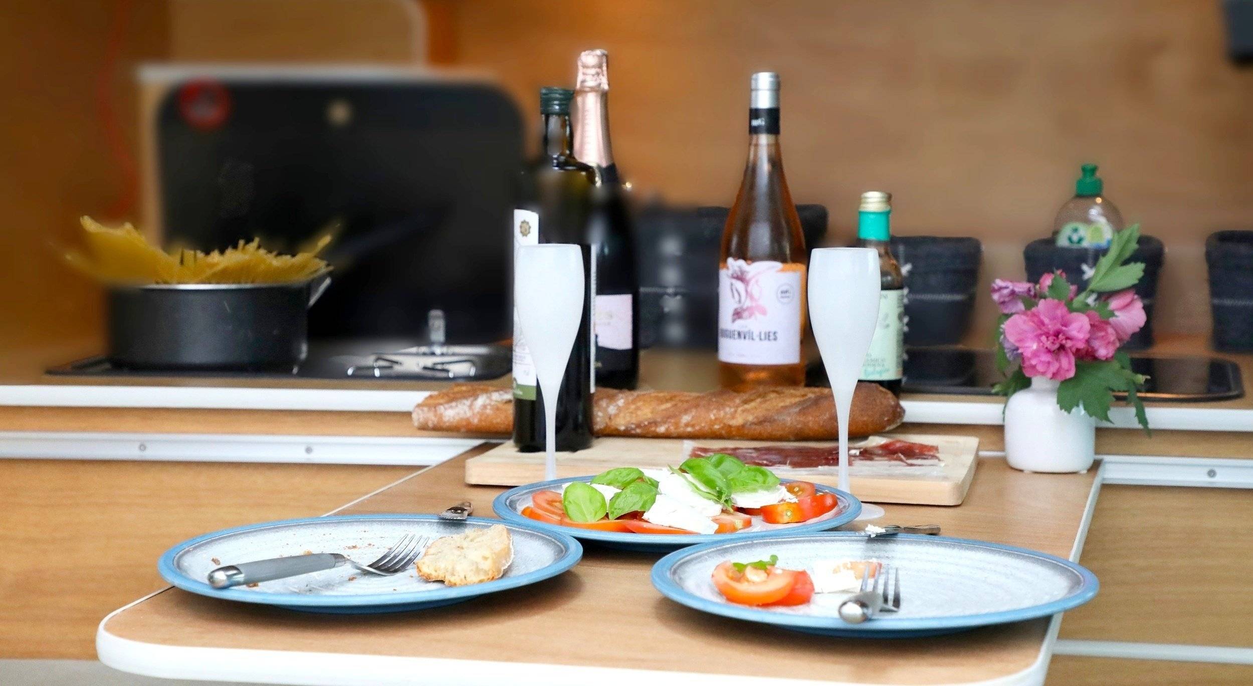 ACTIVANS SURF VAN 2 P. 