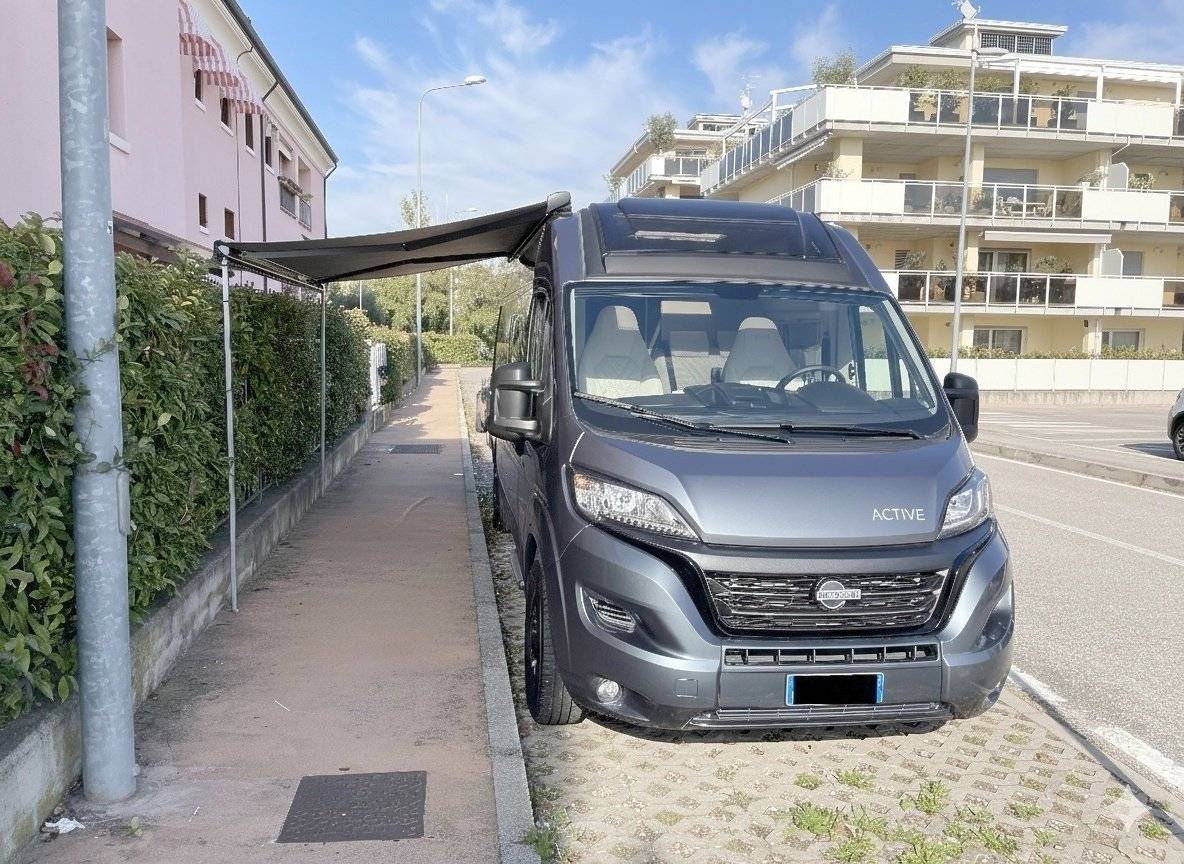 Vista de 3/4 Fiat ELISEO - Yescapa