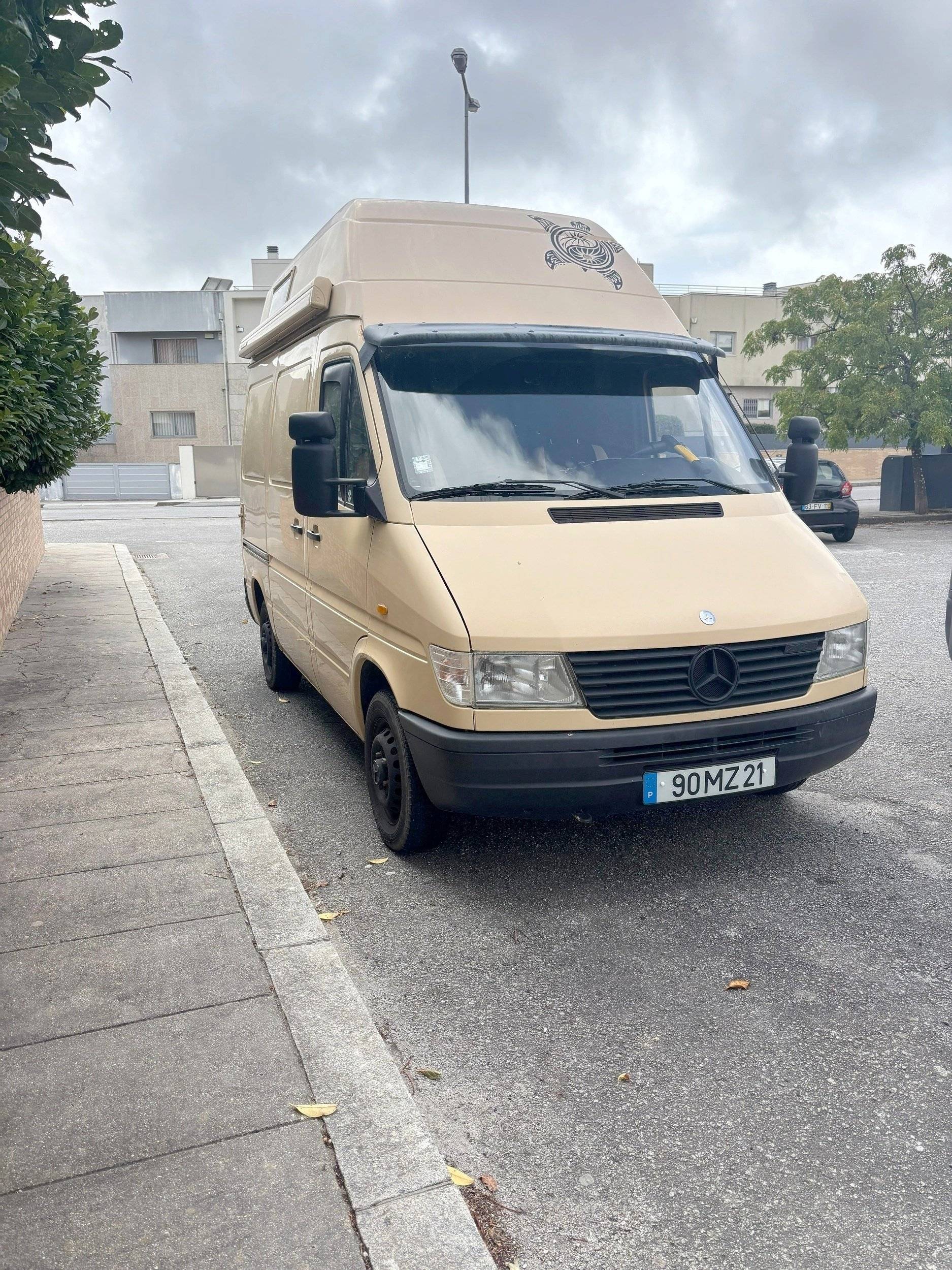 Vista del vehículo ángulo delantero Mercedes Mercedes Sprinter - Yescapa