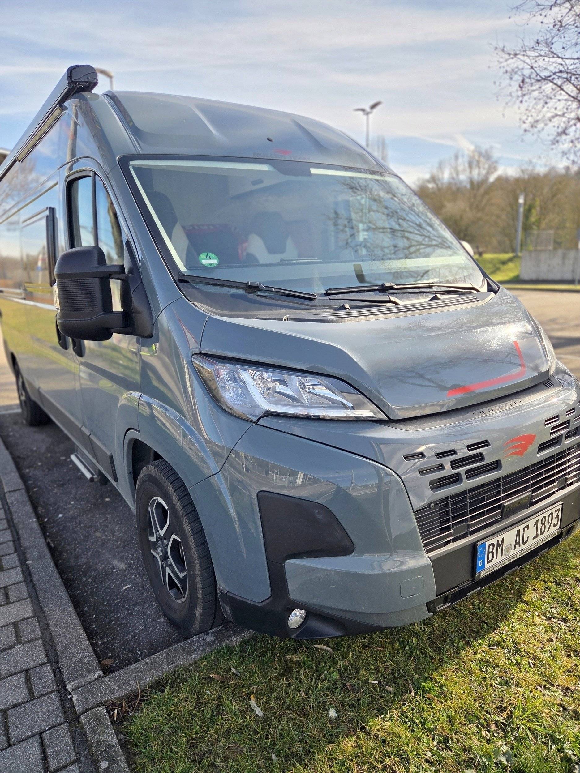 schräge Vorderansicht Fiat Ducato - Yescapa