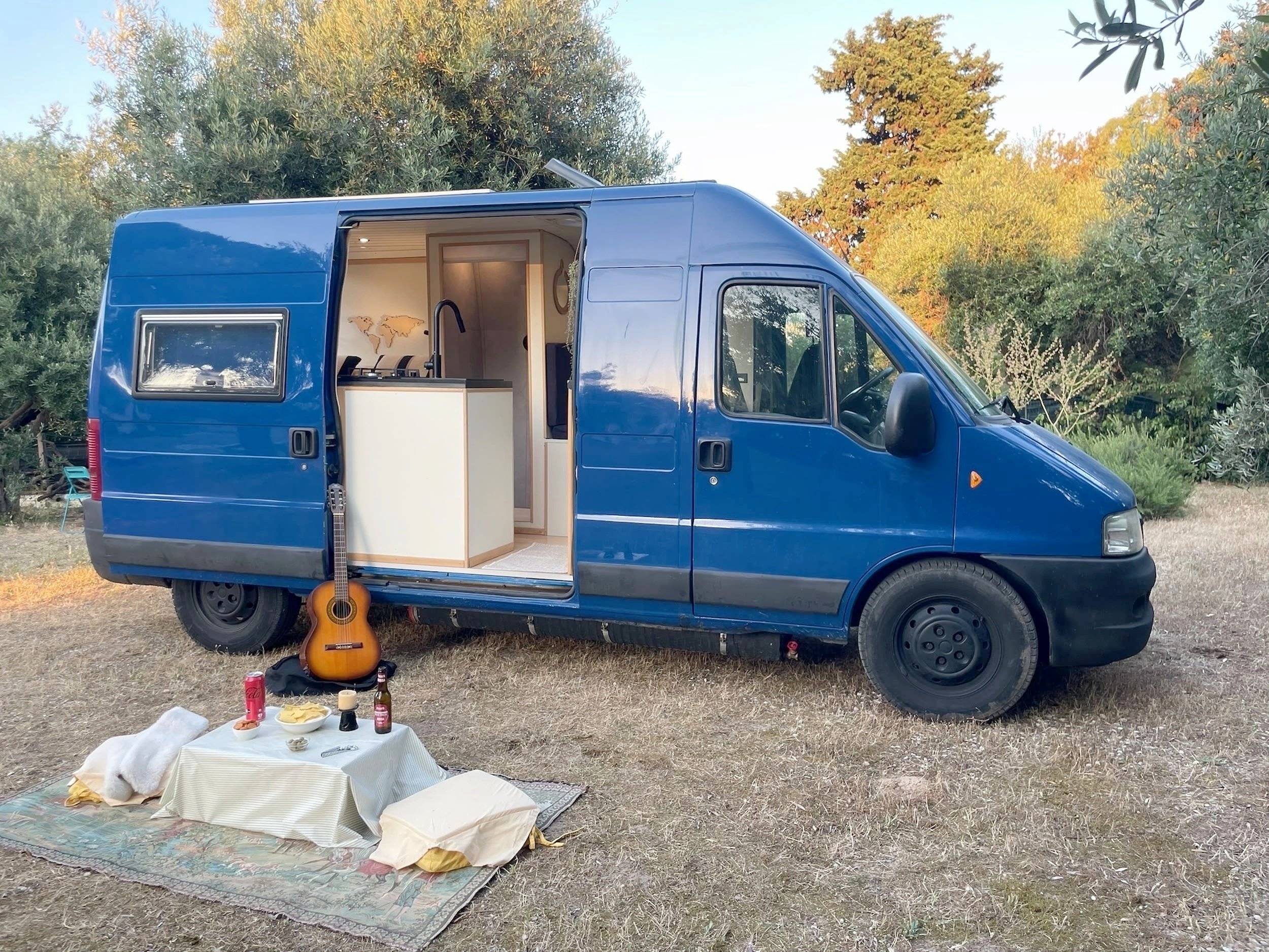 Vista frontale a ¾ Fiat Ducato 2.8 jtd - Yescapa