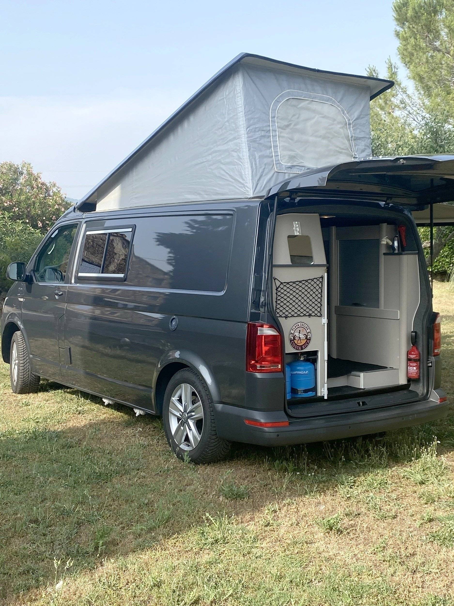 Loisirs 12 Connect Van