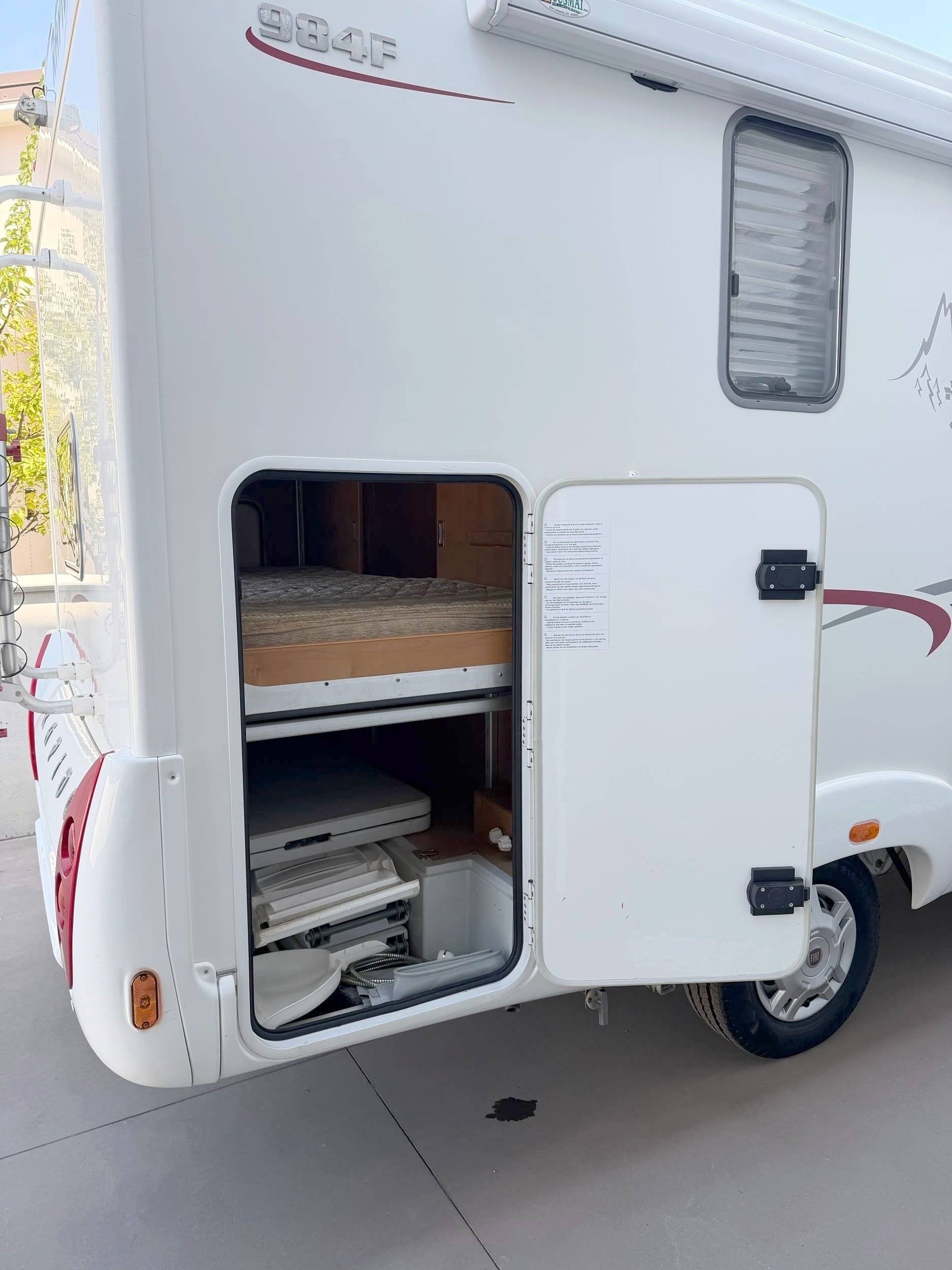 Letti Renault Master 2,5 l dCi 120 ch. - Yescapa