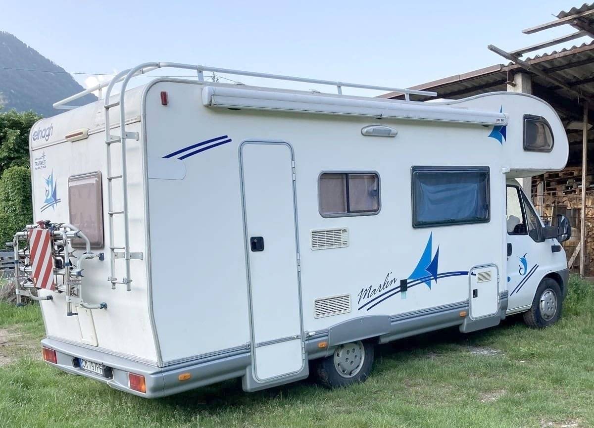 Vue avant de 3/4 Fiat Fiat ducato 2.8l JTD - Yescapa