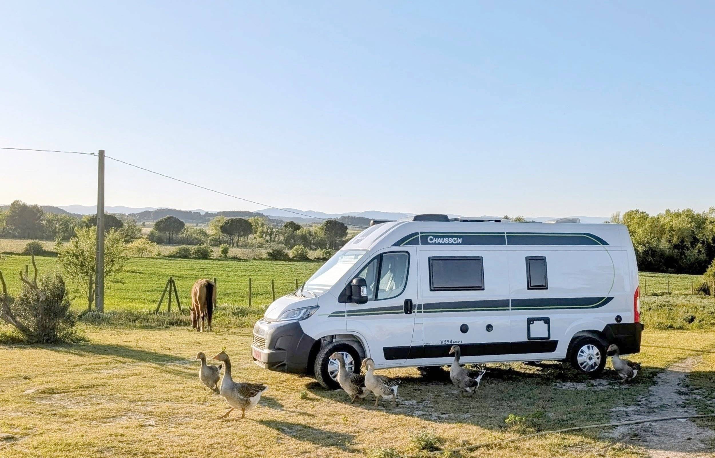 schräge Vorderansicht Citroën jumper 2.2 140 cvs - Yescapa
