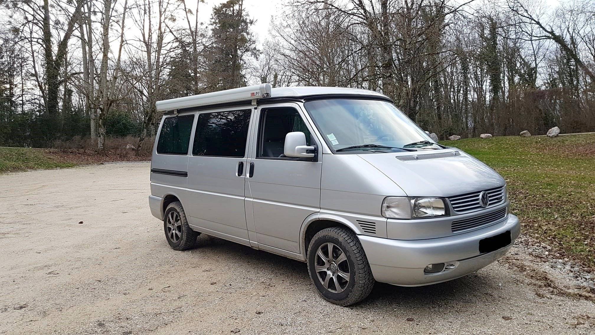 Vista del vehicle angle davanter Volkswagen California - Yescapa