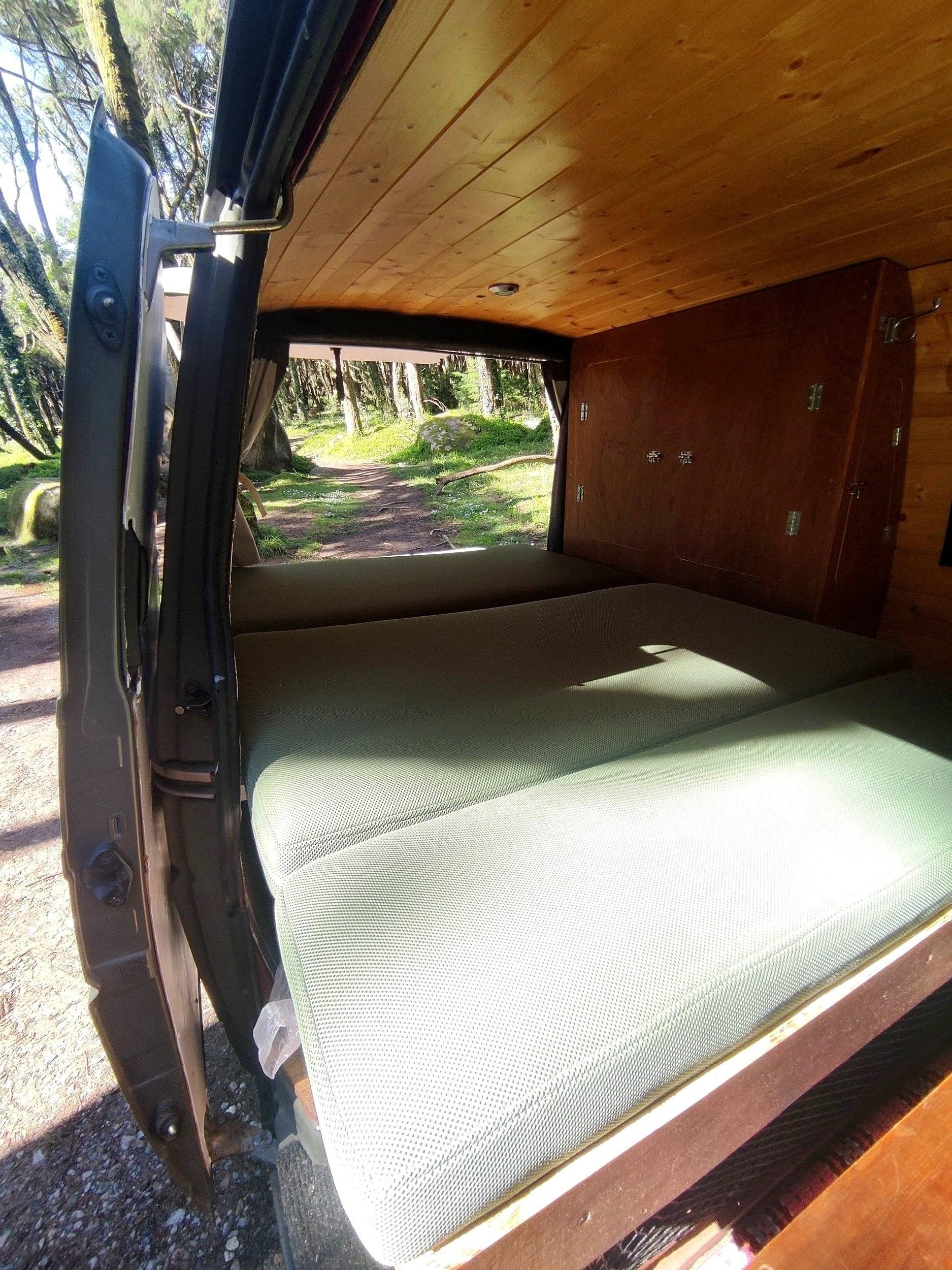 Volkswagen Transporter T4 2.4D