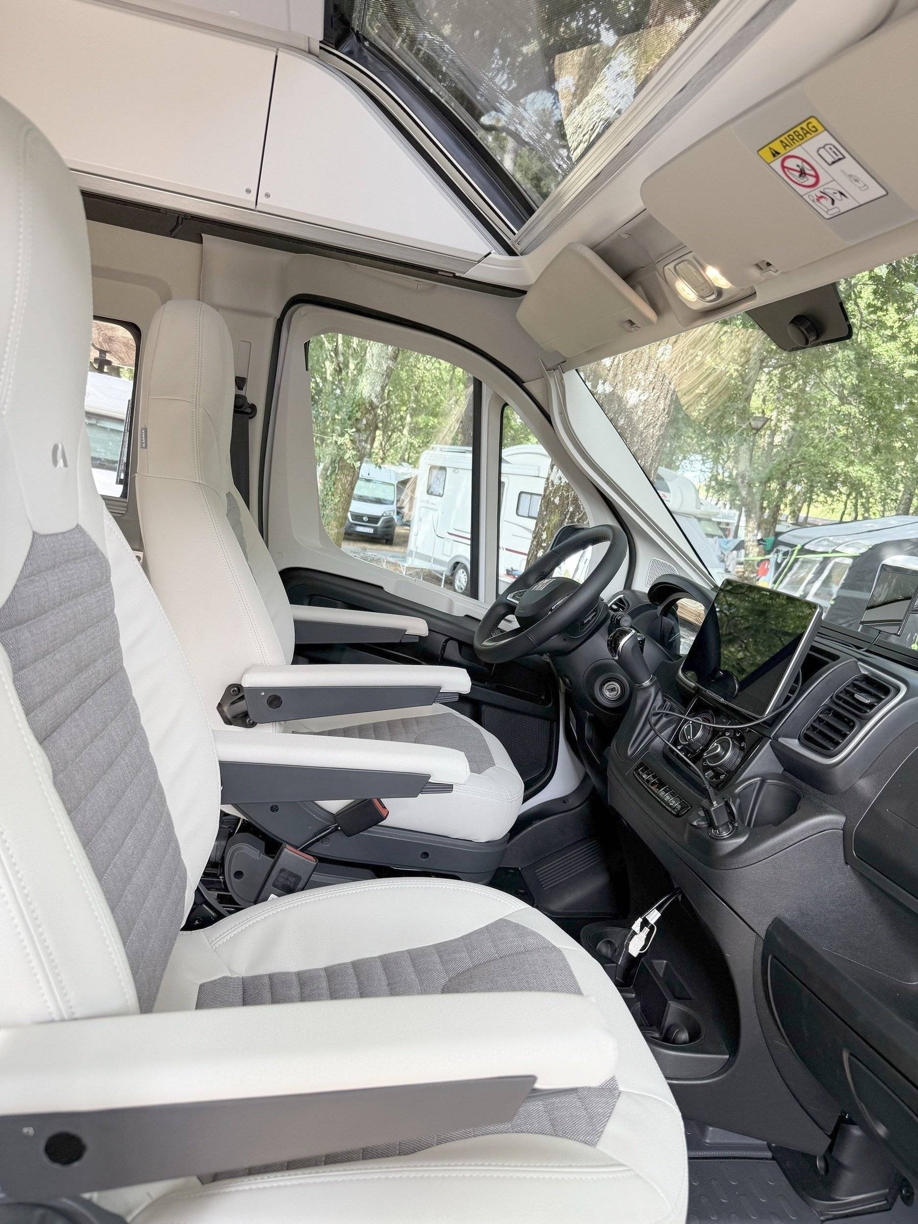 Adria Twin 640 SGX Plus