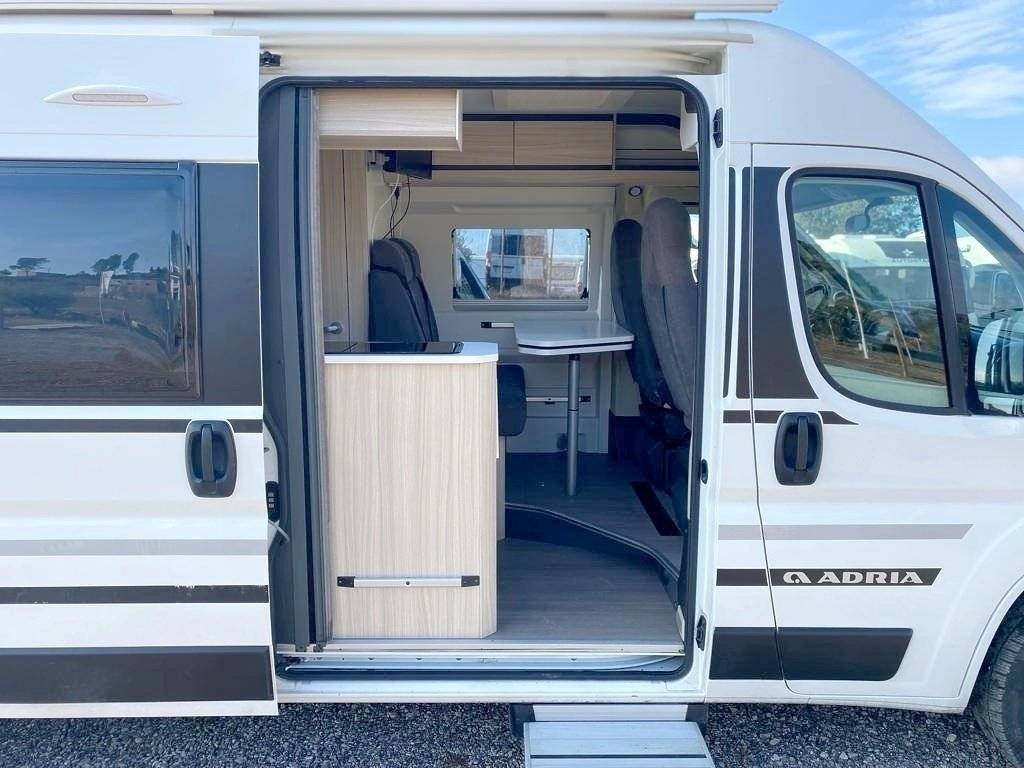 Adria Twin Axess Family 600SP