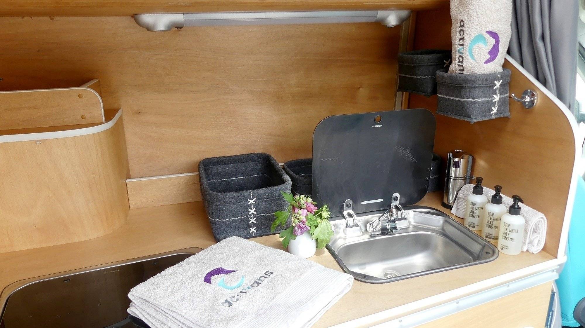 ACTIVANS SURF VAN 2 P. 