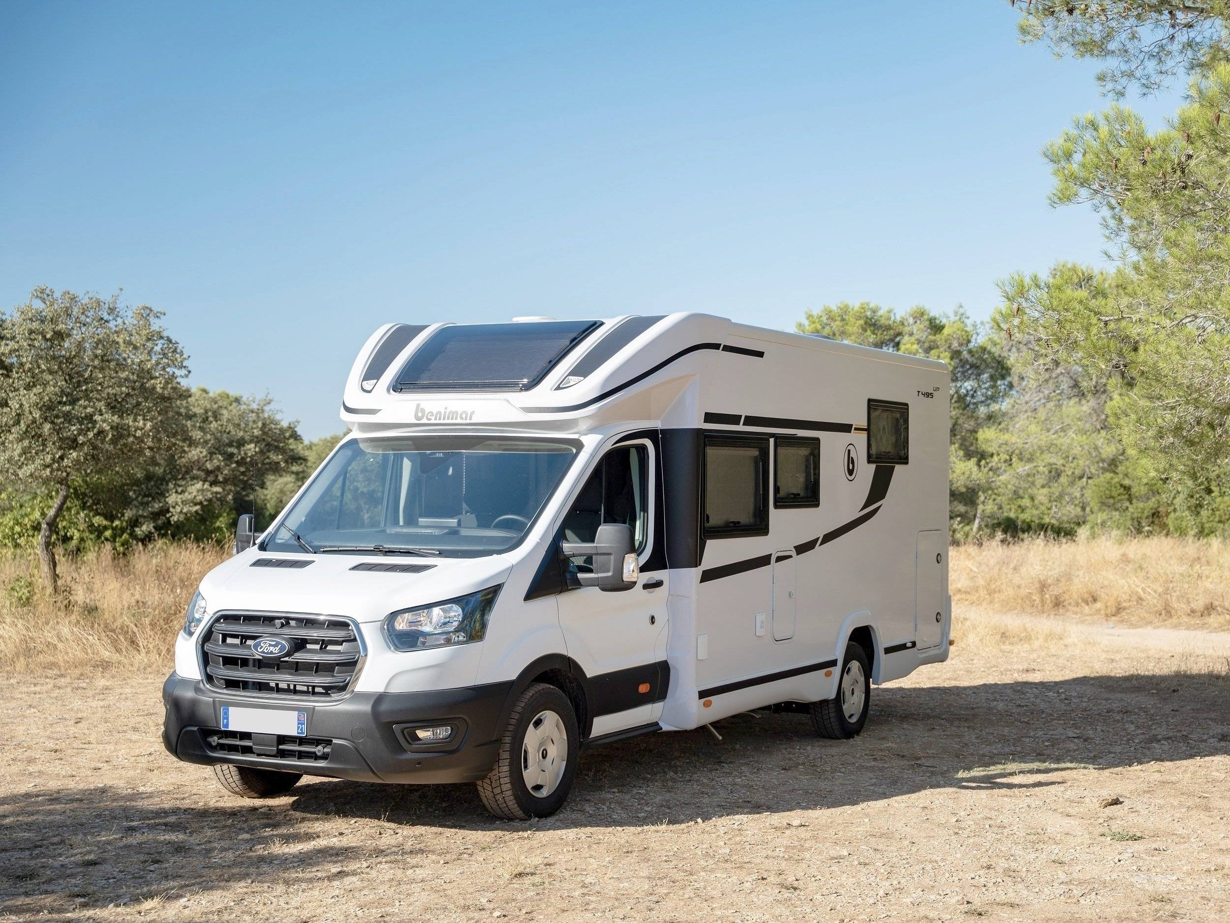 Voorkant 3/4 Ford FORD TRANSIT - Yescapa