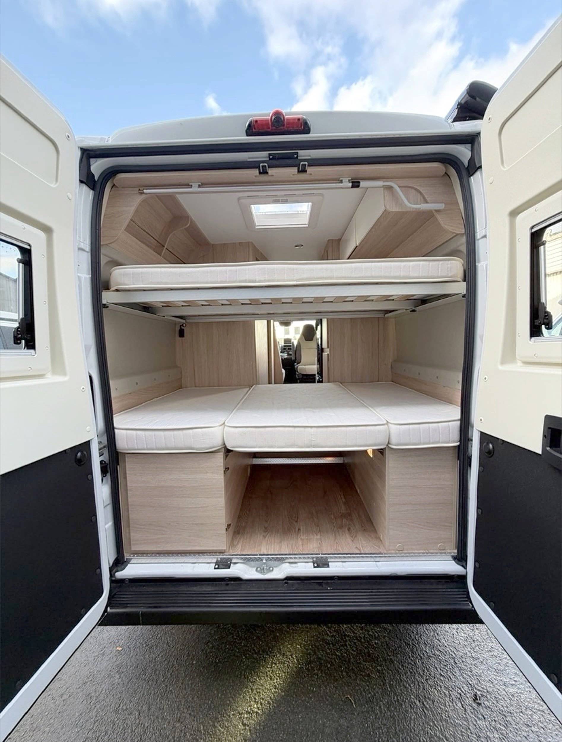Plazas en cama Citroën Jumper 2,0 l 110 ch - Yescapa