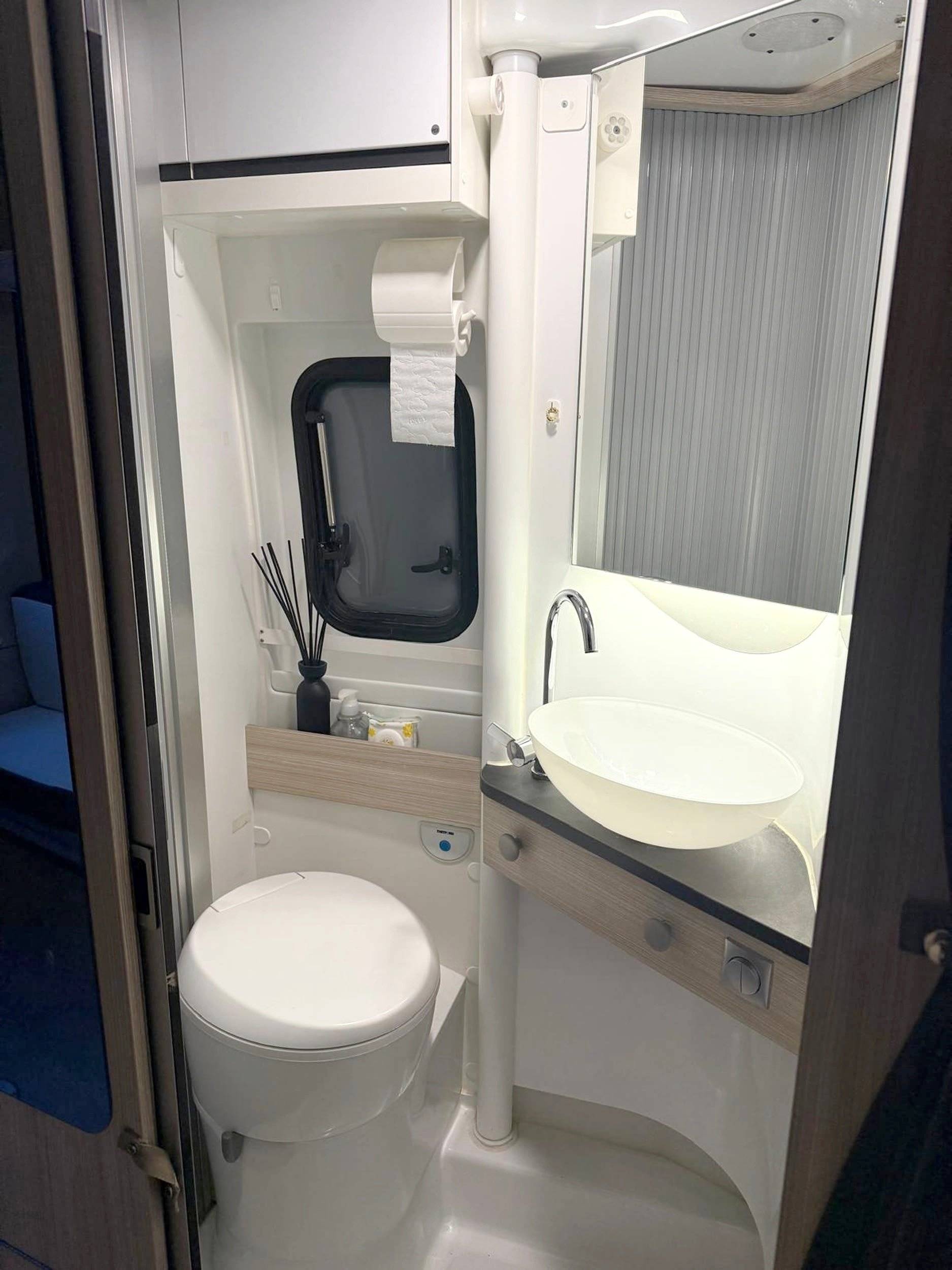 Adria ADRIA TWIN 600 SPB FAMILY PLUS