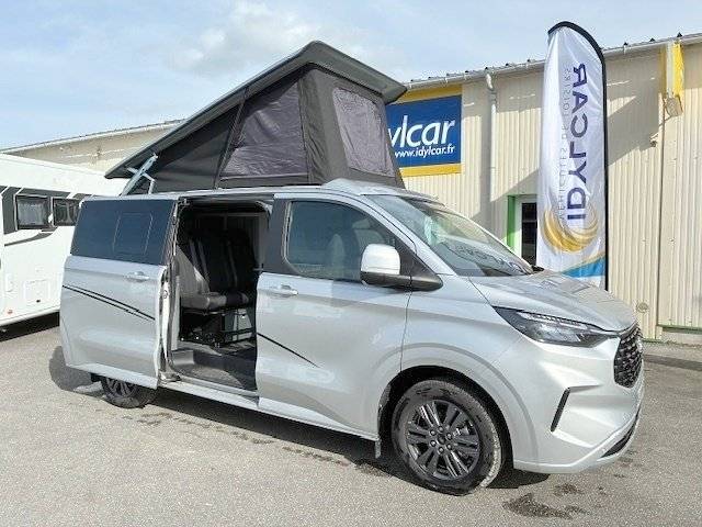 schräge Vorderansicht Ford Custom 2,0 l 130 ch - Yescapa