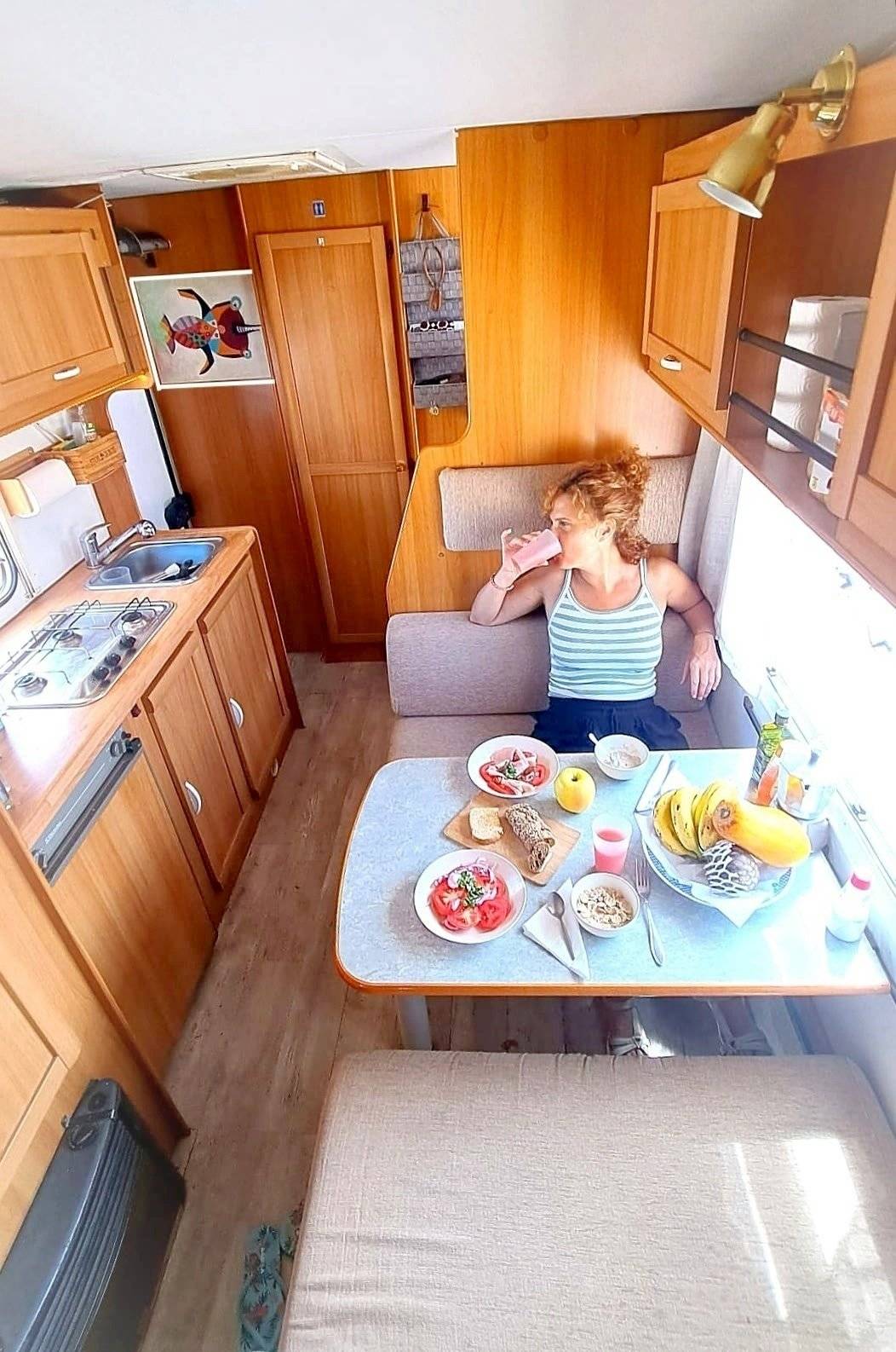 Dining Area Fiat Ducato - Yescapa