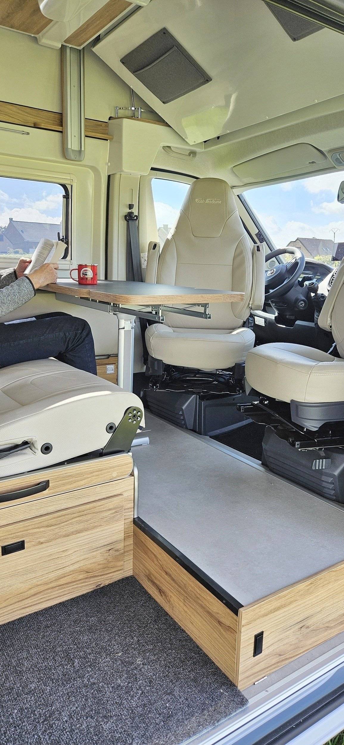 Área de jantar Fiat Fiat ducato - Yescapa
