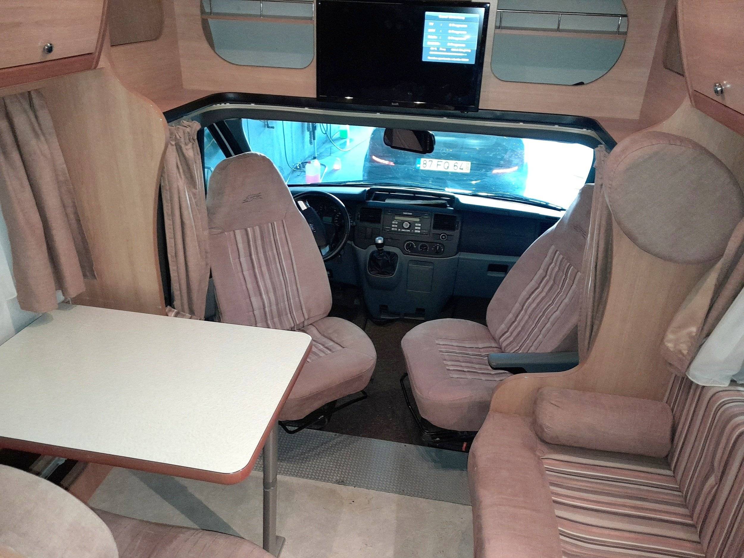 Laika Transit 2,4 l 140 ch