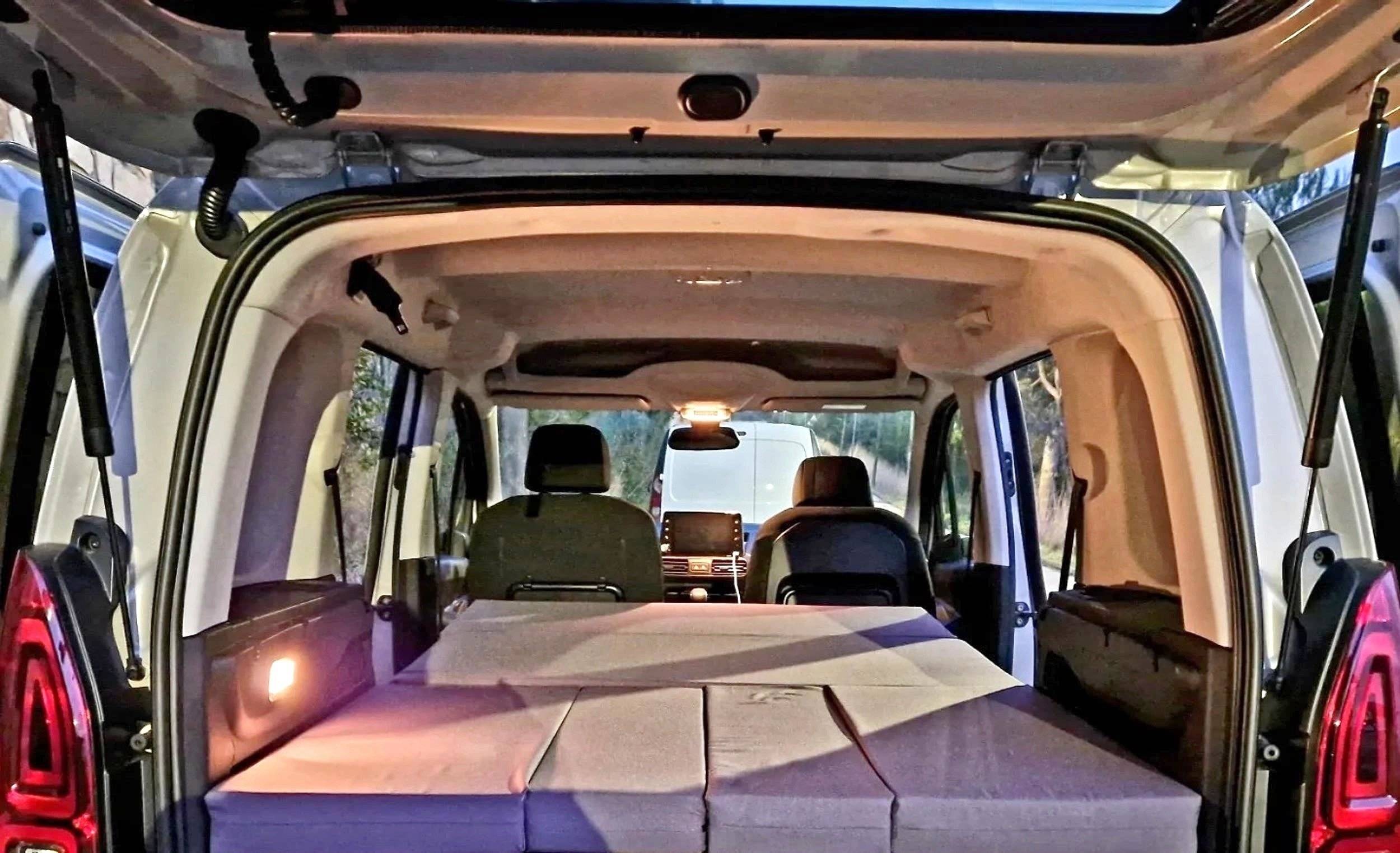 Rapido Peugeot Partner Tepee