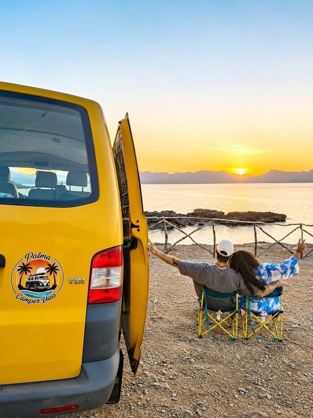 Front view from 3/4 Volkswagen Transporter - Yescapa