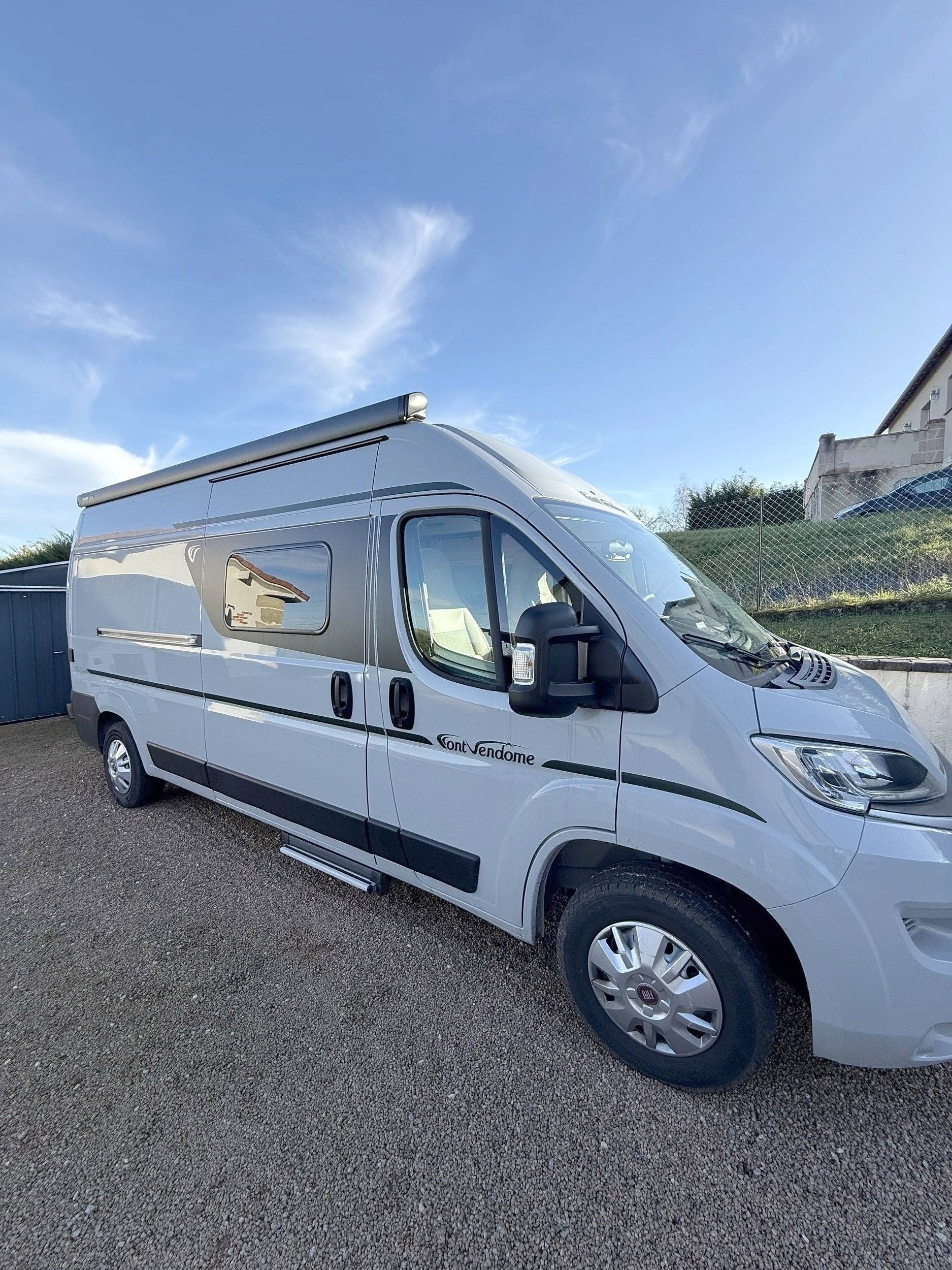 Font Vendôme Leader Camp