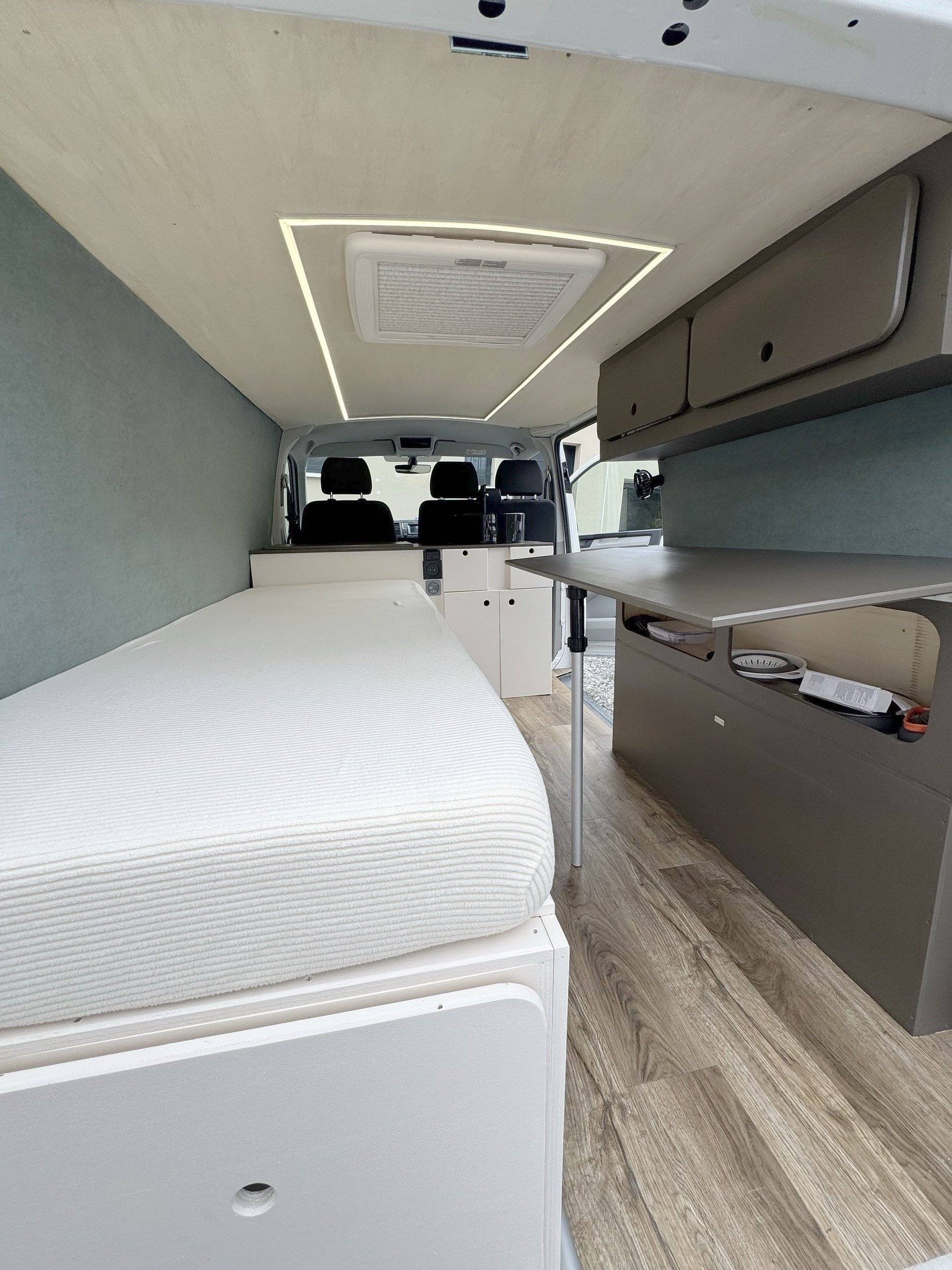 Dinette Volkswagen T6 2,0 l 102 ch - Yescapa