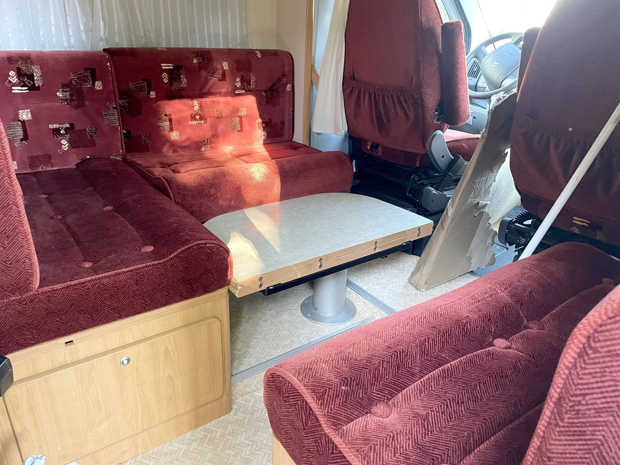 Coin repas Citroën Jumper 2,2 l 130 ch - Yescapa