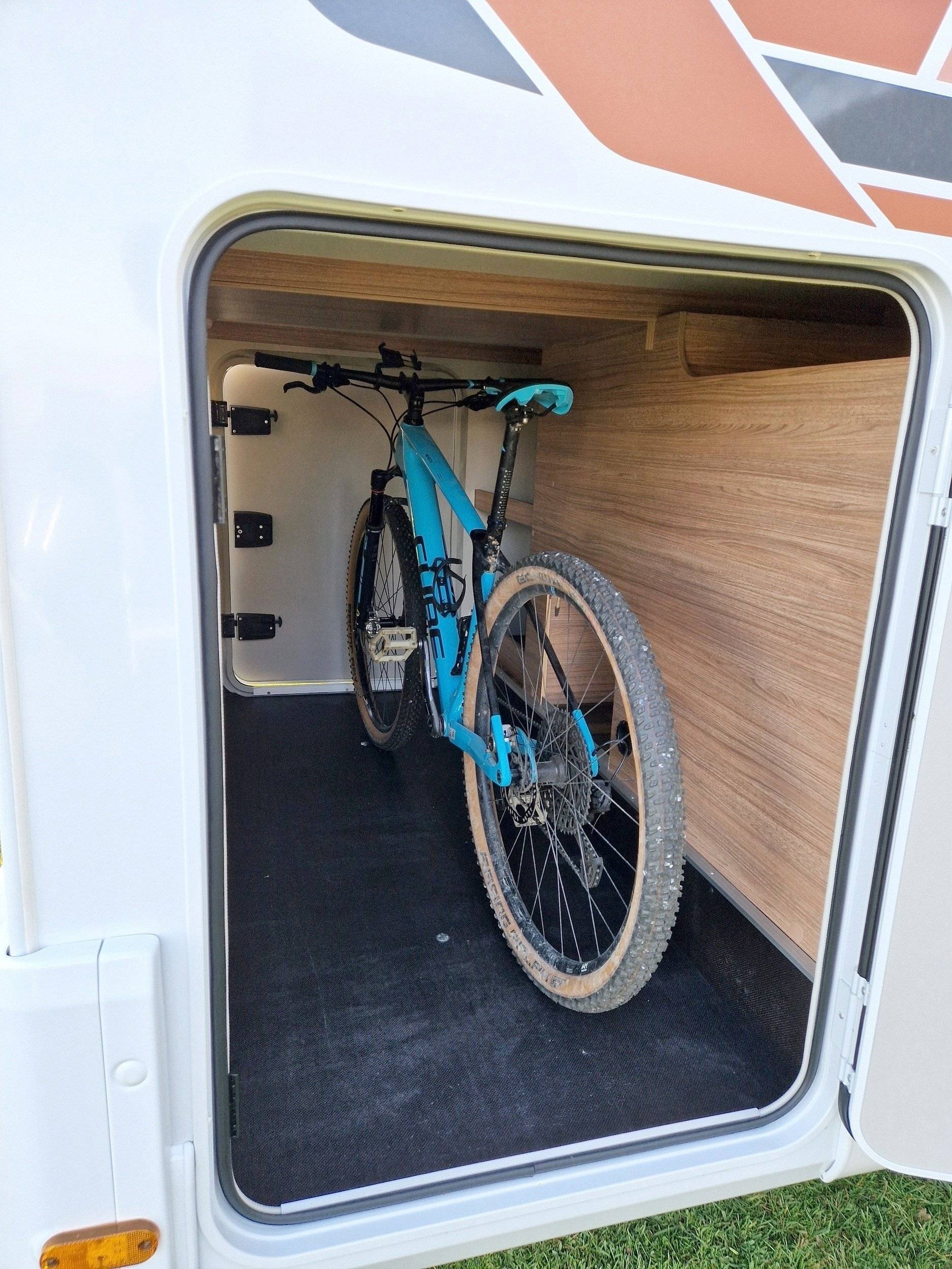 Weinsberg Caracompact 600 MEG