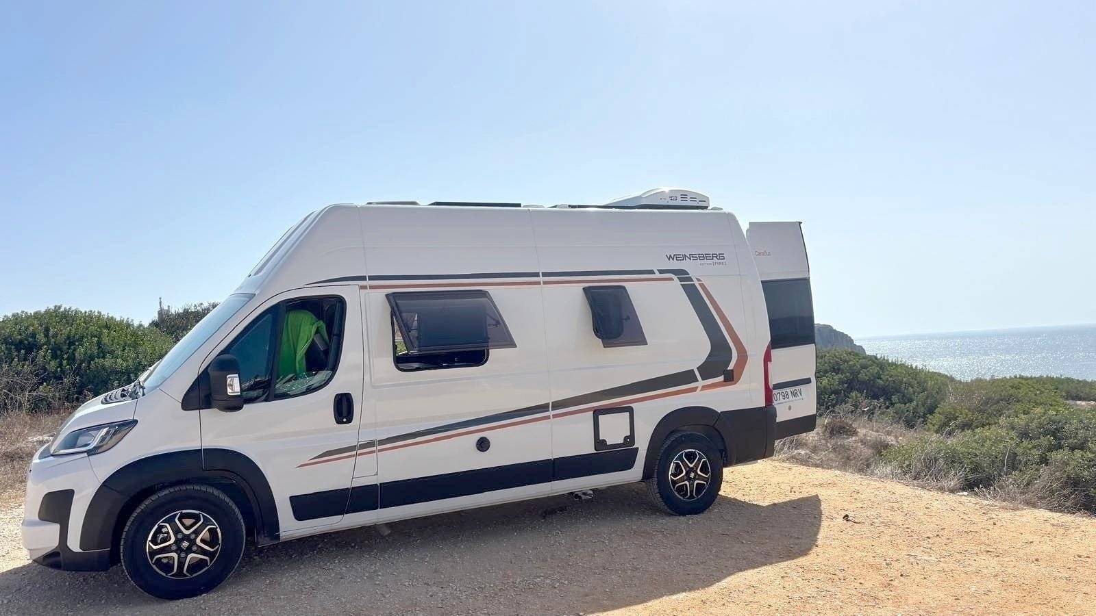 Front view from 3/4 Fiat - Yescapa