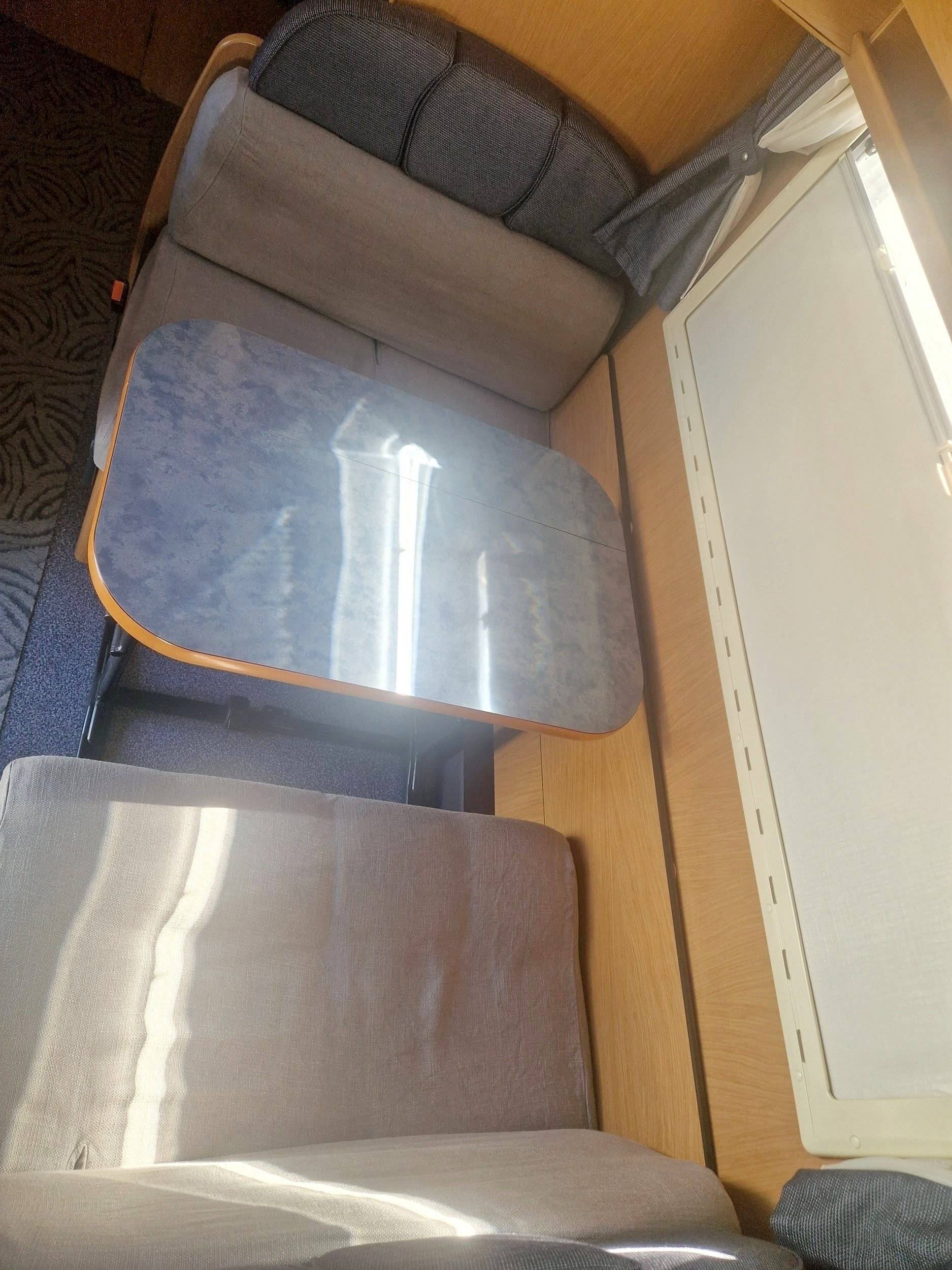 Comedor Fiat Ducato 2,8 jtd - Yescapa