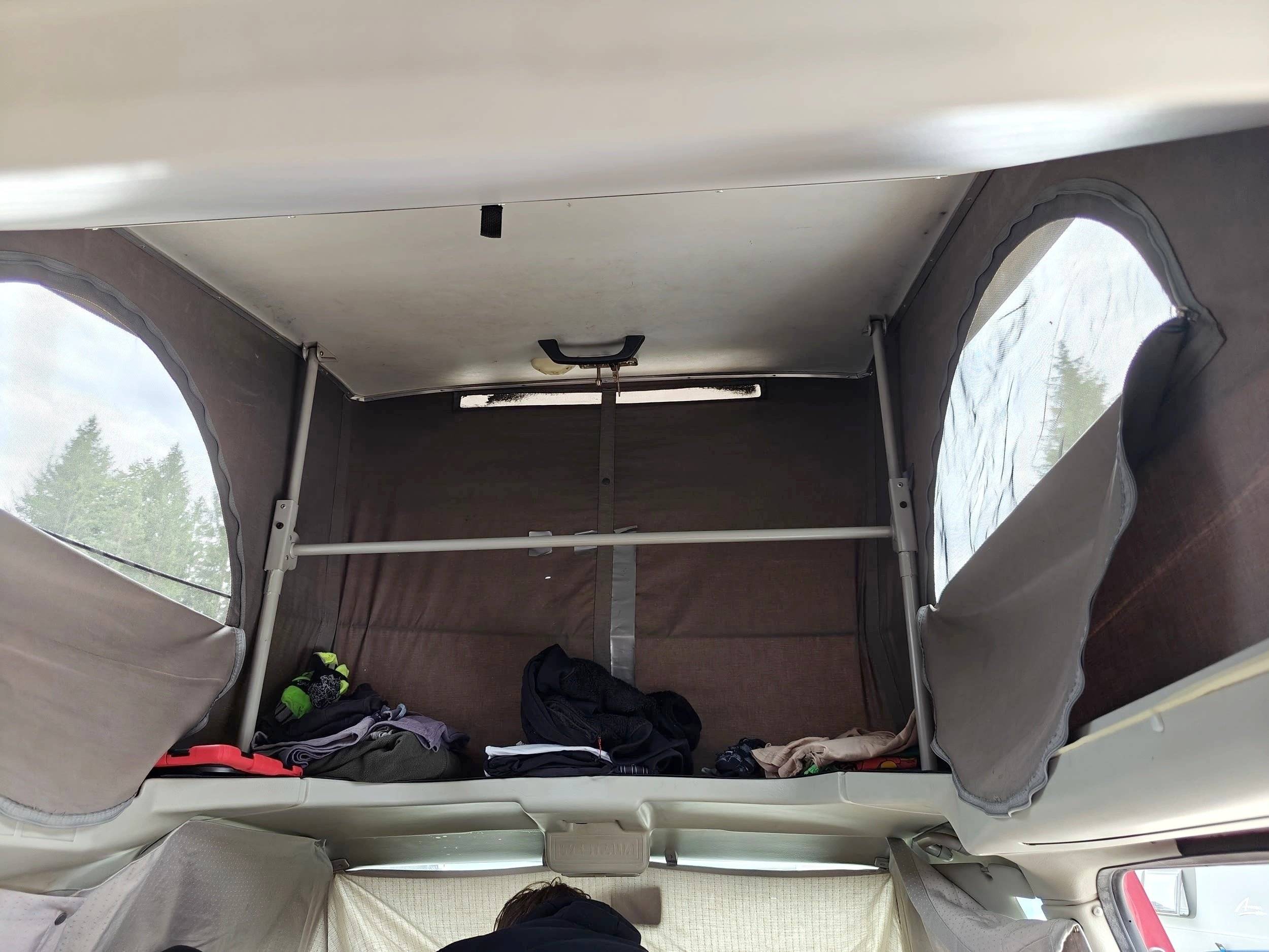 Couchages Volkswagen Transporter T4 Multivan - Yescapa